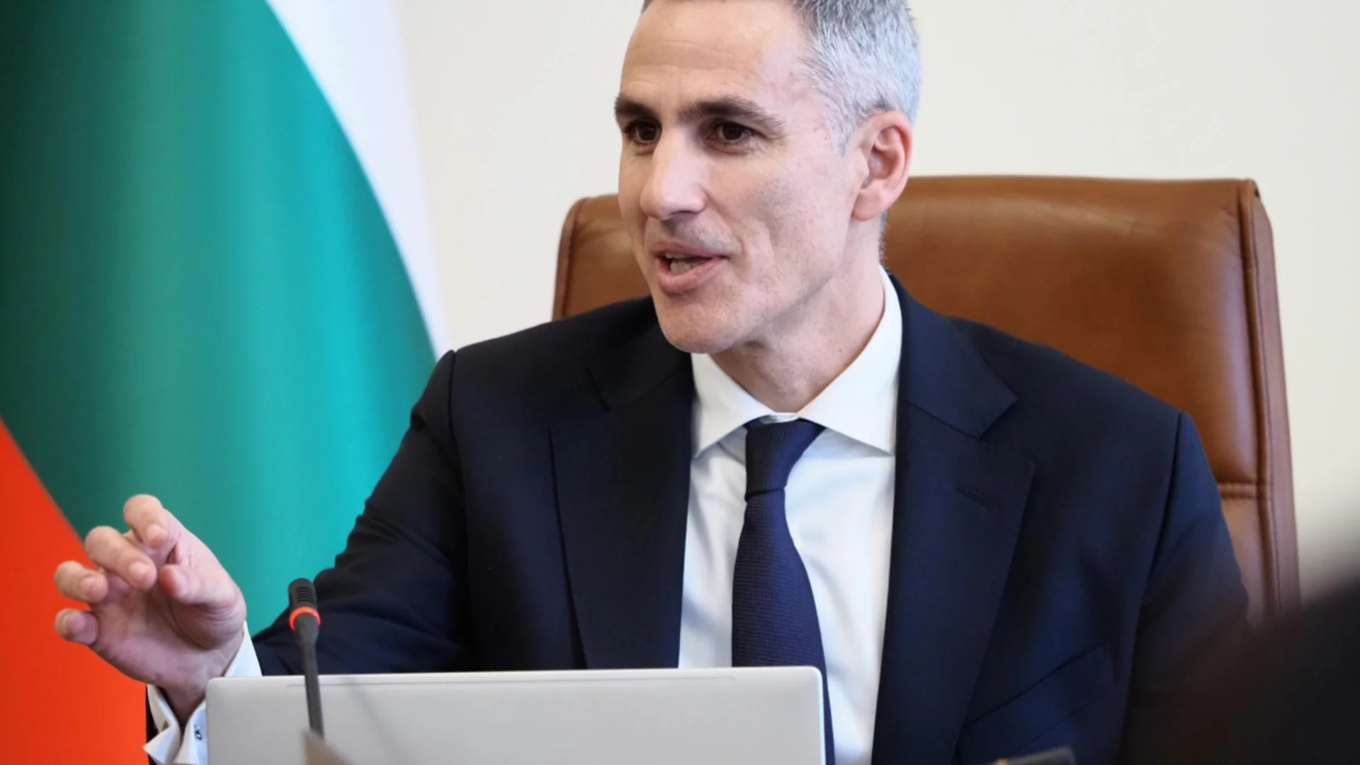 Премиерът свика извънредна среща с министри заради ситуацията в Близкия изток