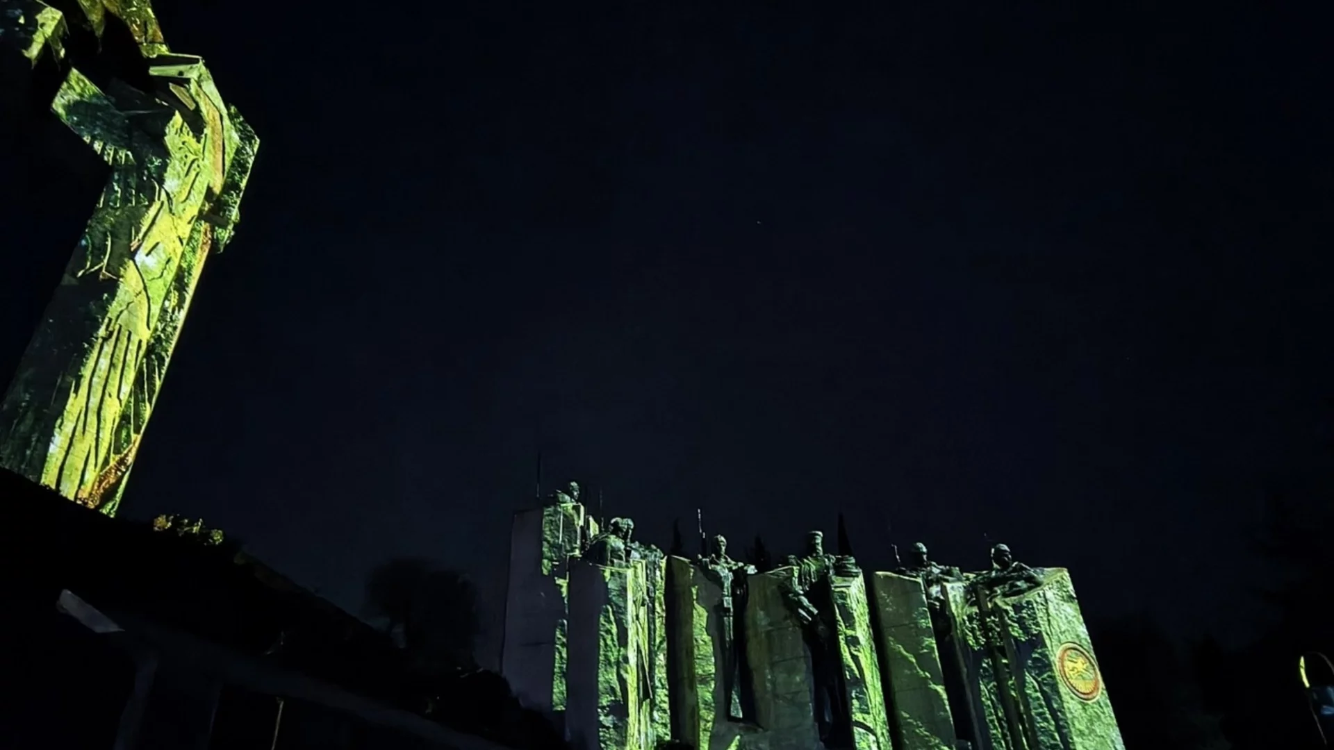 Грандиозно светлинно шоу превърна 3 март в незабравим празник в Стара Загора (СНИМКИ+ВИДЕО)