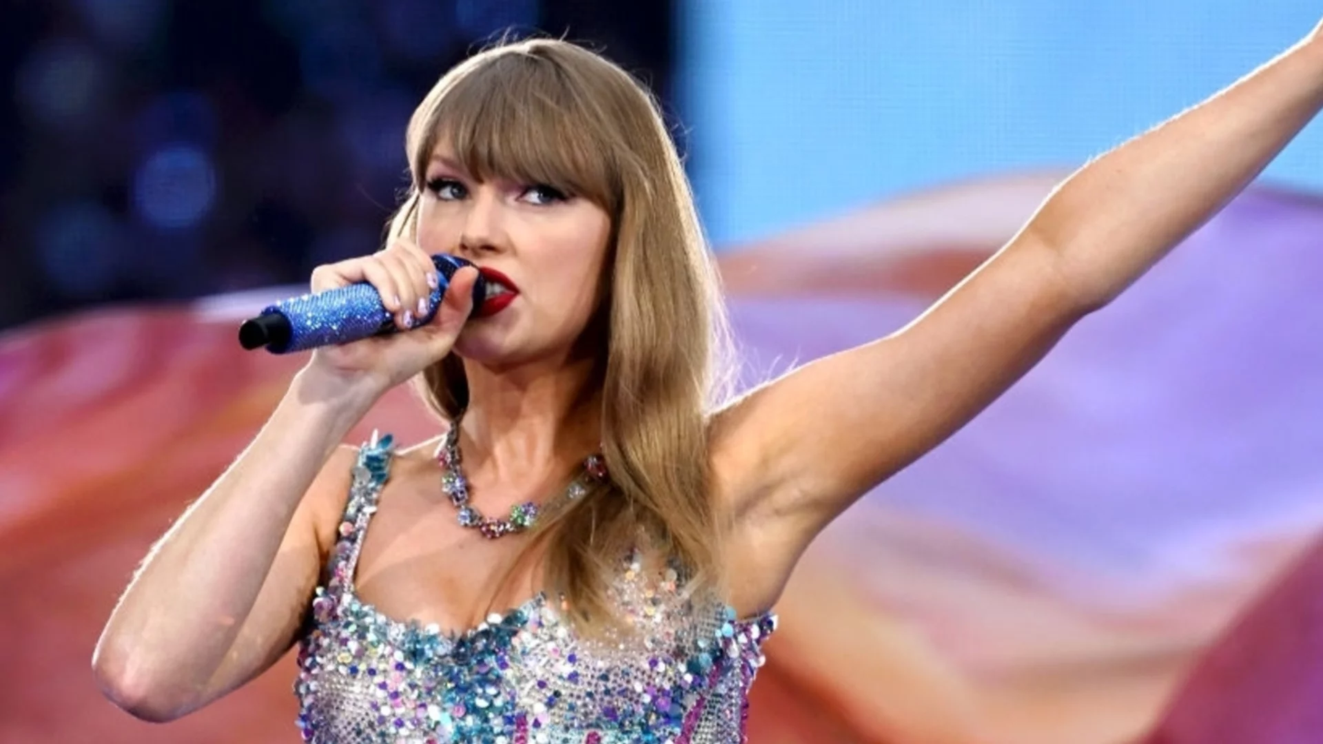 Специалната песен на Тейлър Суифт, която никой не е чувал. Ето на кого е посветена (ВИДЕО)