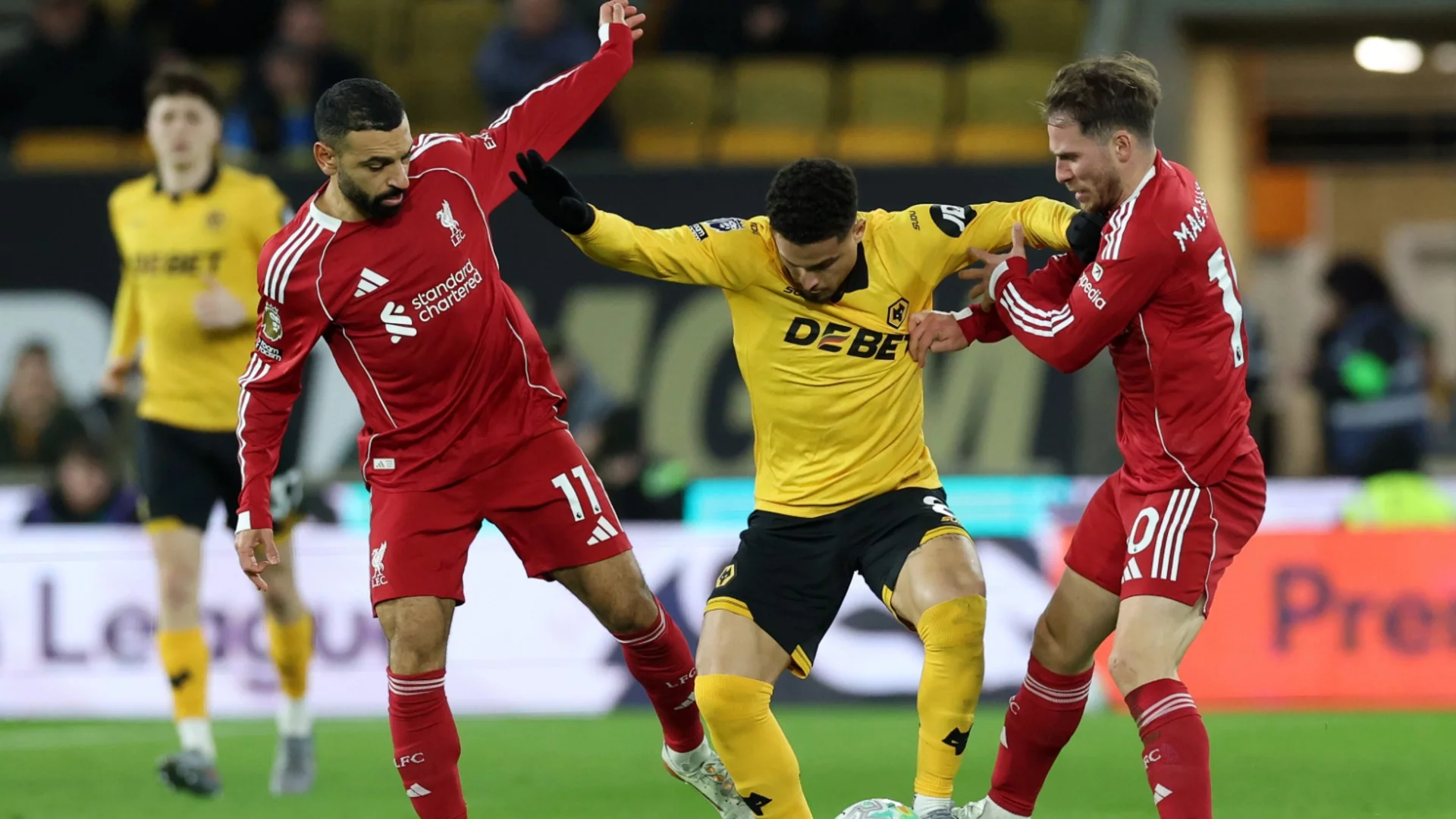 Ливърпул с чутовна издънка срещу последния, Груев излезе и Лийдс загуби пред български съдия (Резултати от Висшата лига)