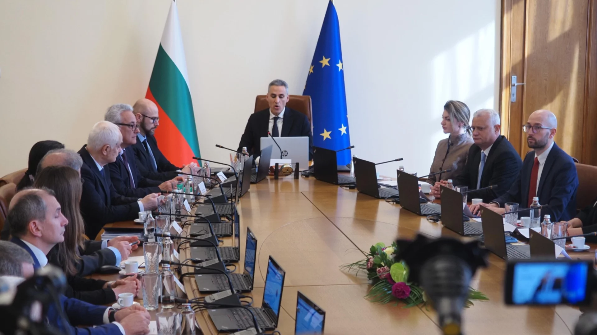 Първата група български граждани от Близкия изток са на път за вкъщи