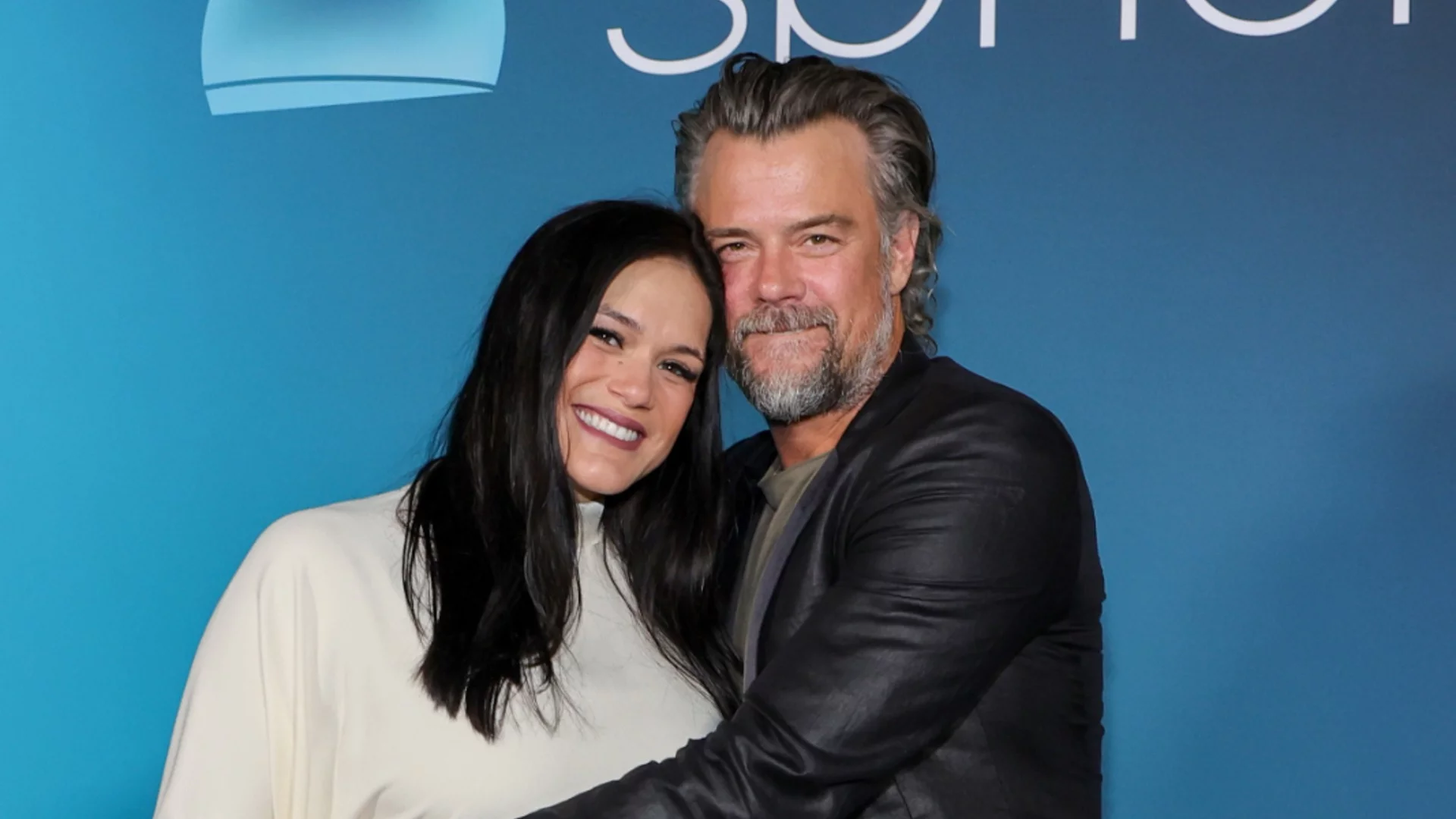 Джош Дюамел се притеснявал, че съпругата му е твърде млада за него