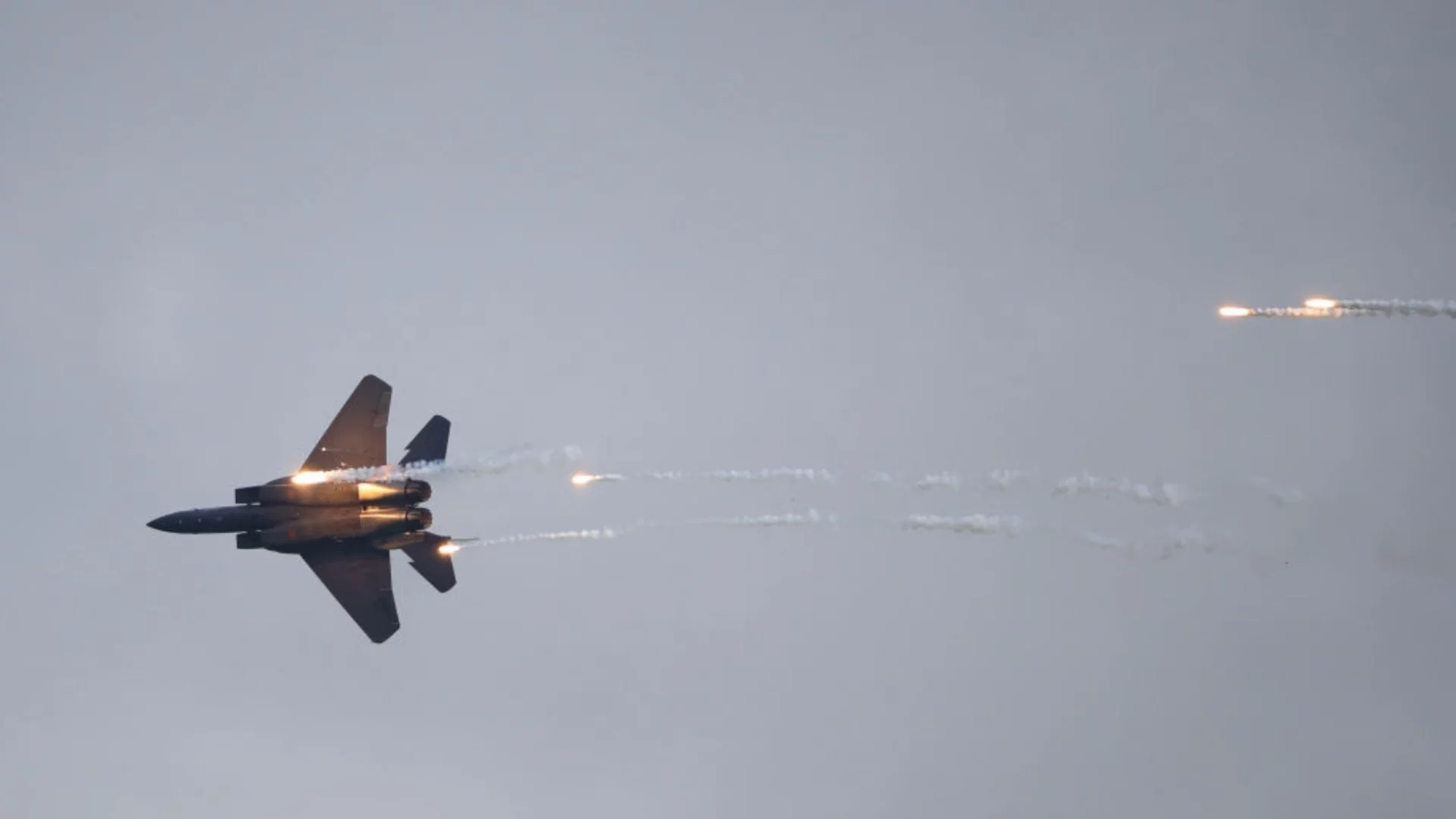 The Wall Street Journal: 1 кувейтски изтребител е свалил 3 американски (ВИДЕО)