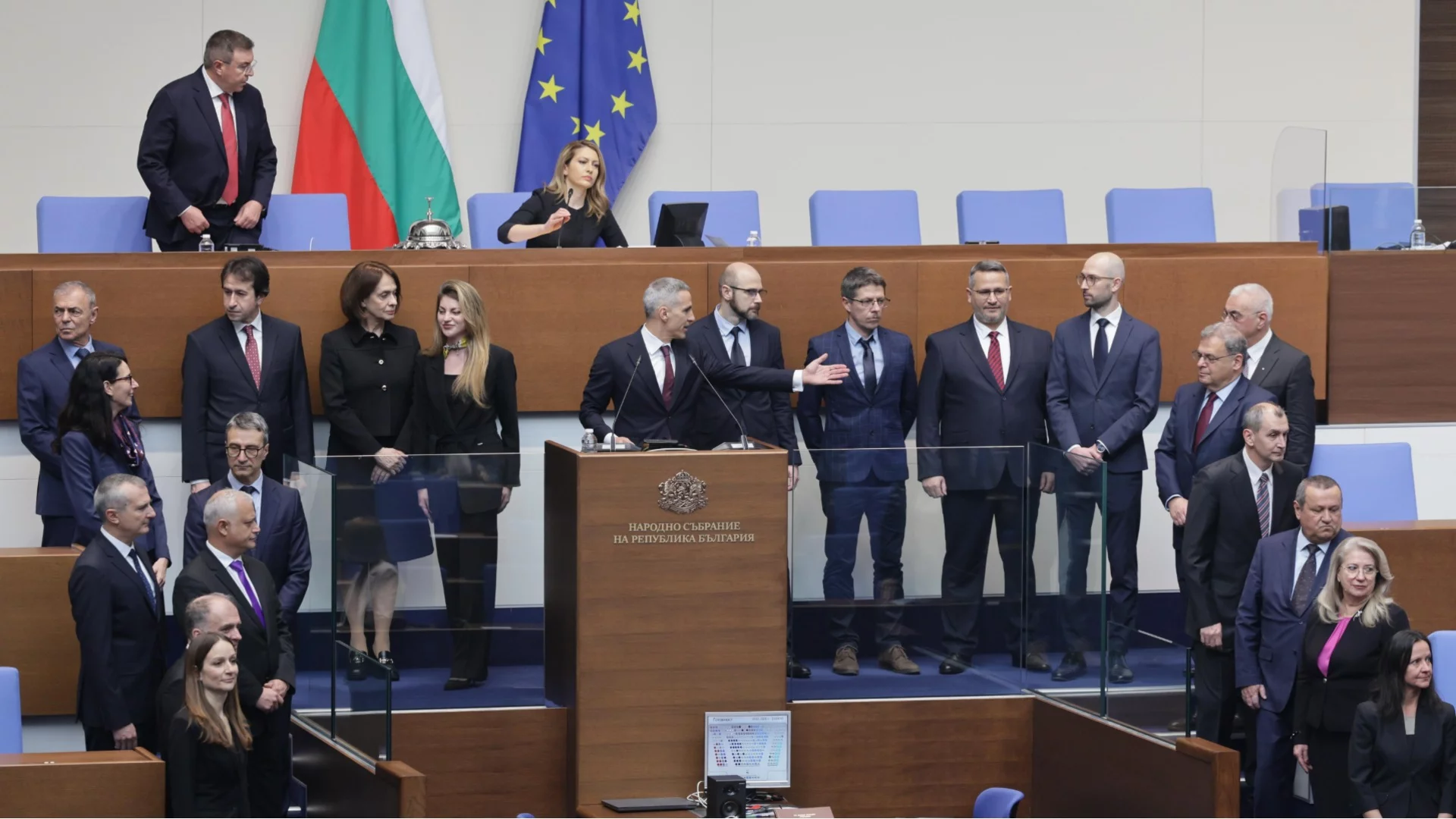 Втори министър напусна служебния кабинет