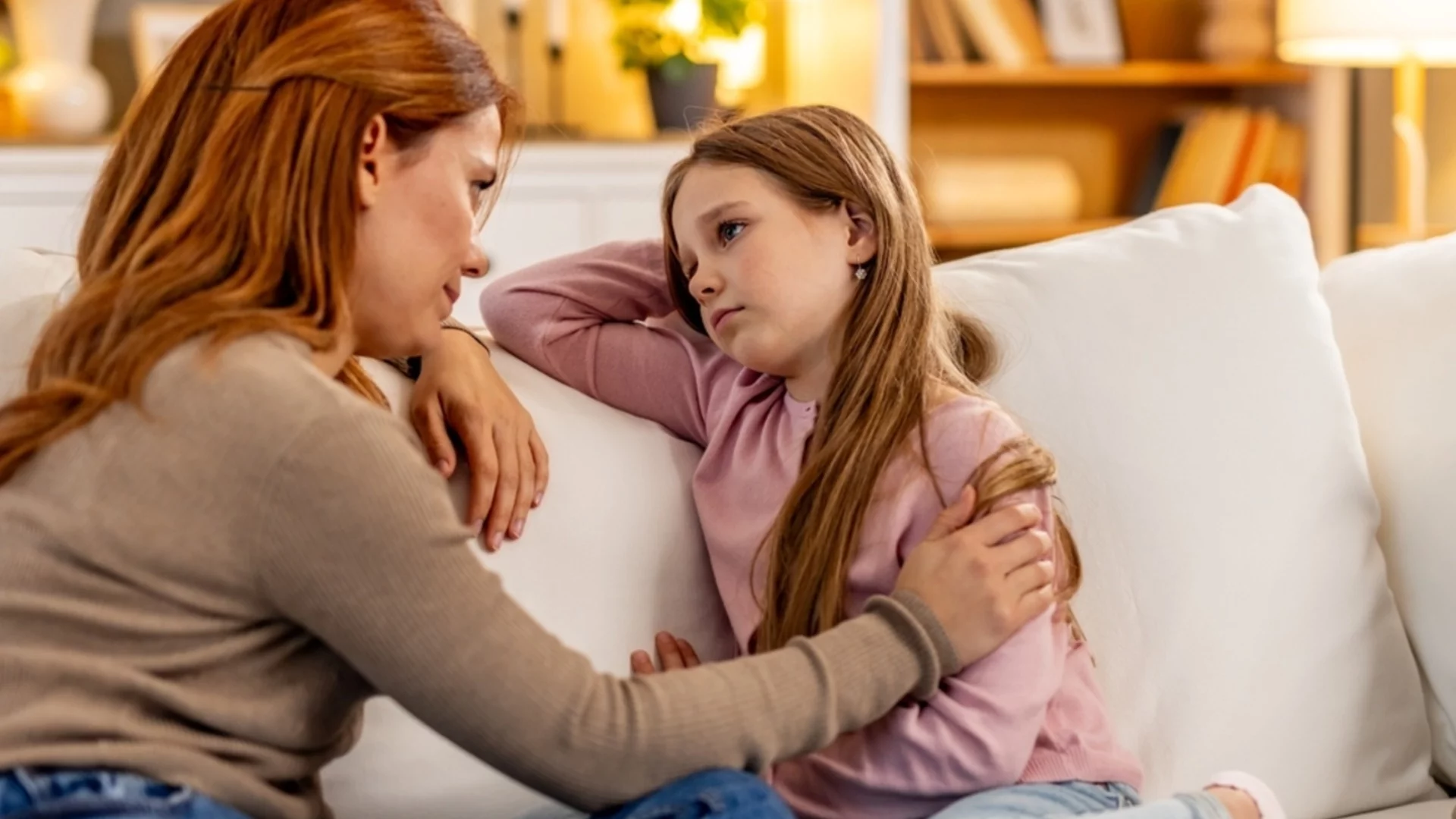 Какво иска да ви каже детето ви: 7 сигнала, които издават проблеми в семейството