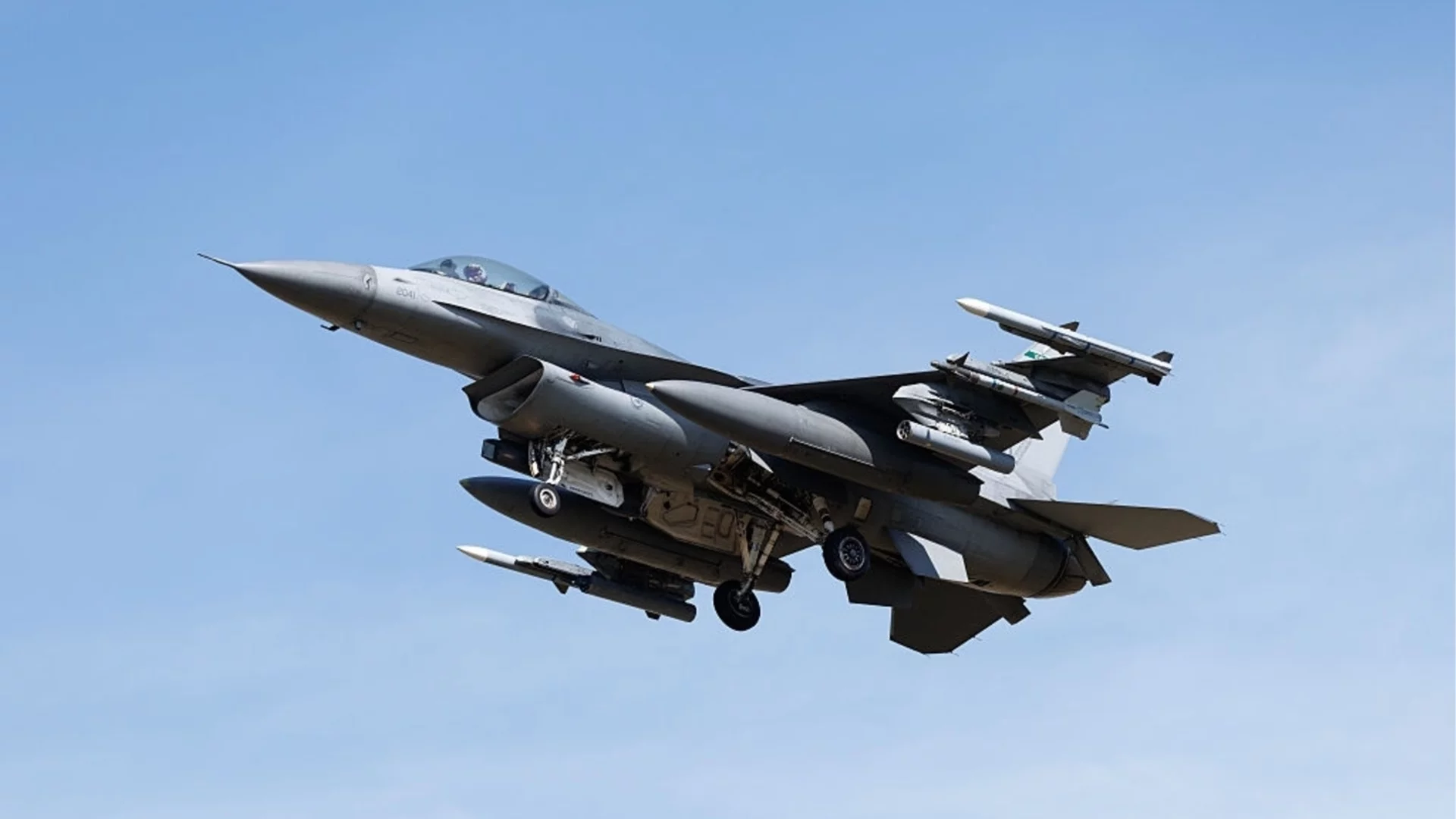 САЩ: До часове ще имаме пълен контрол над иранското небе