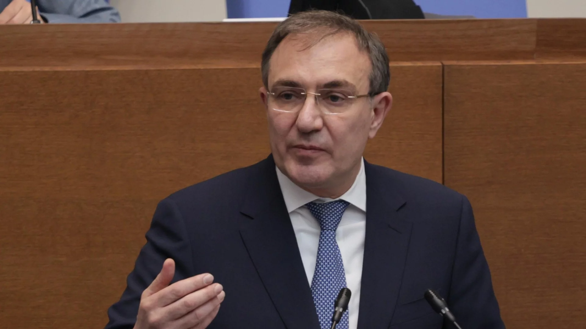 След ескалацията на Близкия изток: Гуцанов се тревожи за военната подготовка и запасите от гориво