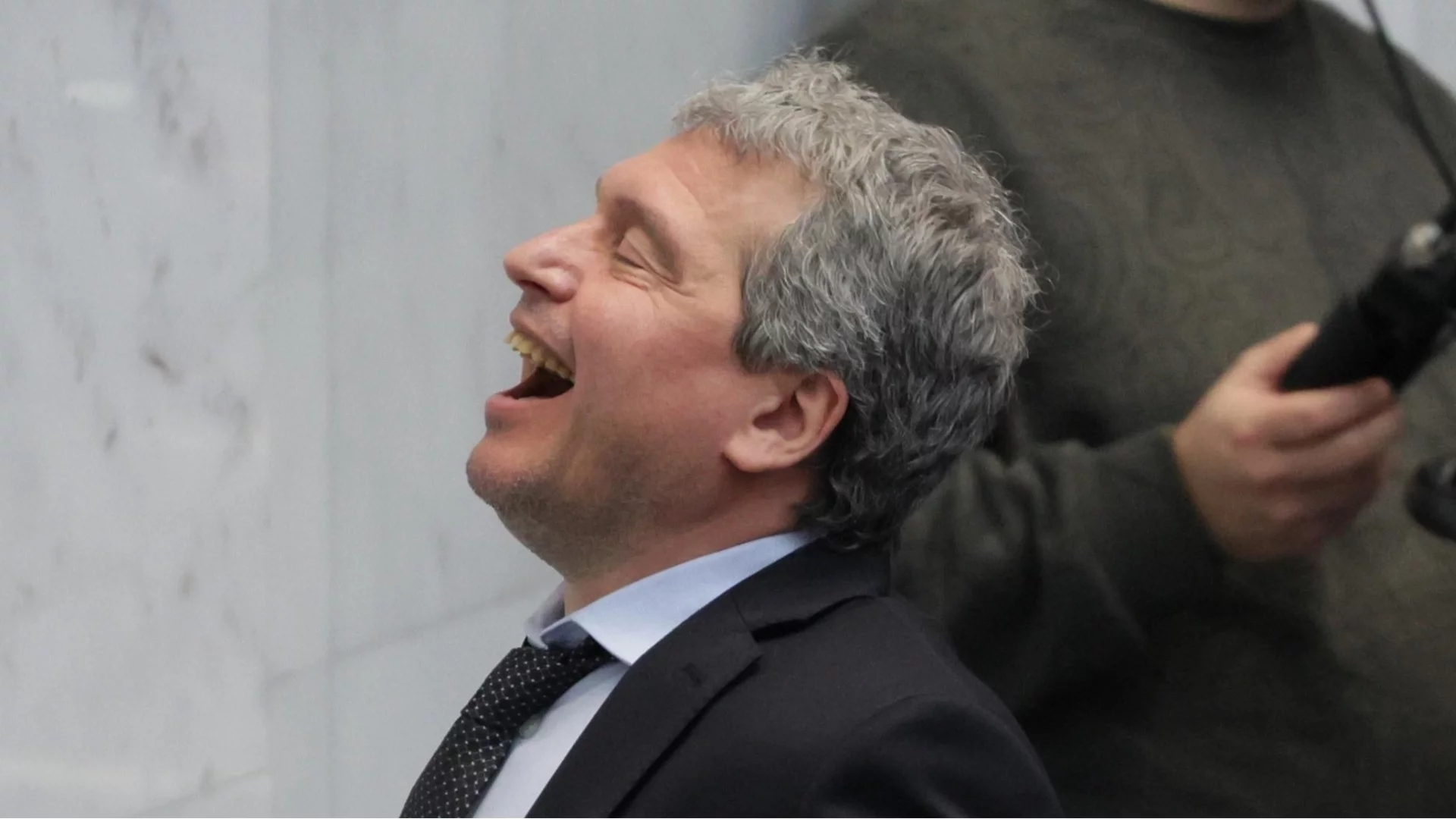 Политически поръчки в кампания: ИТН обиколиха министерството, но не намериха Христанов