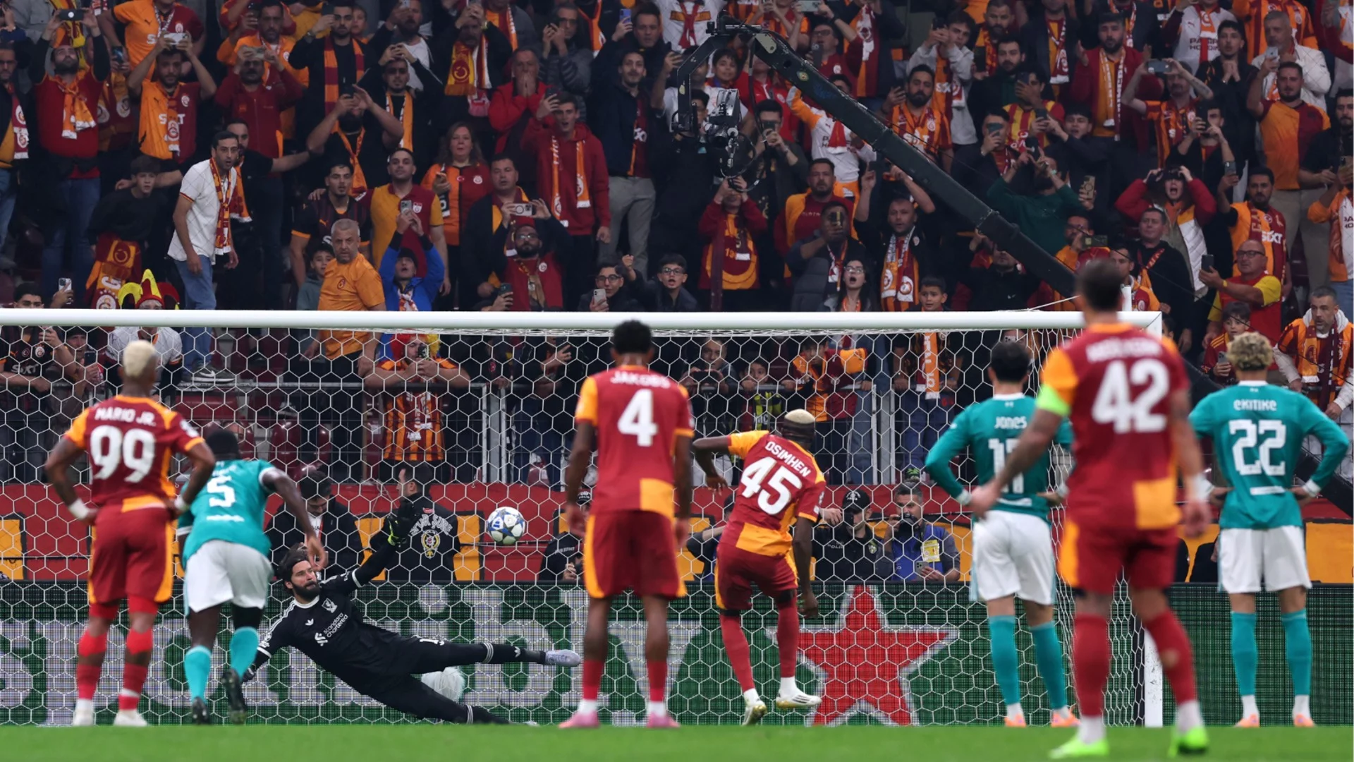 Солено наказание в Шампионска лига: съперникът на Ливърпул без фенове на „Анфлийлд“