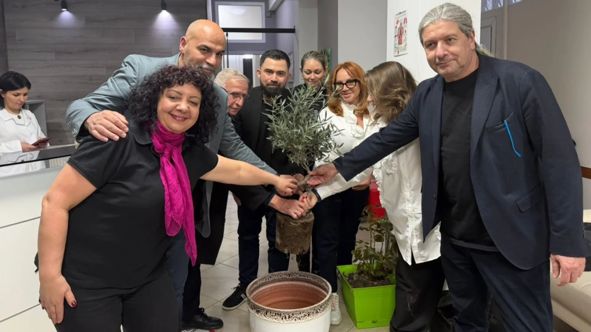 Български специалисти вдъхнаха надежда на семейства с тежки репродуктивни проблеми в Албания