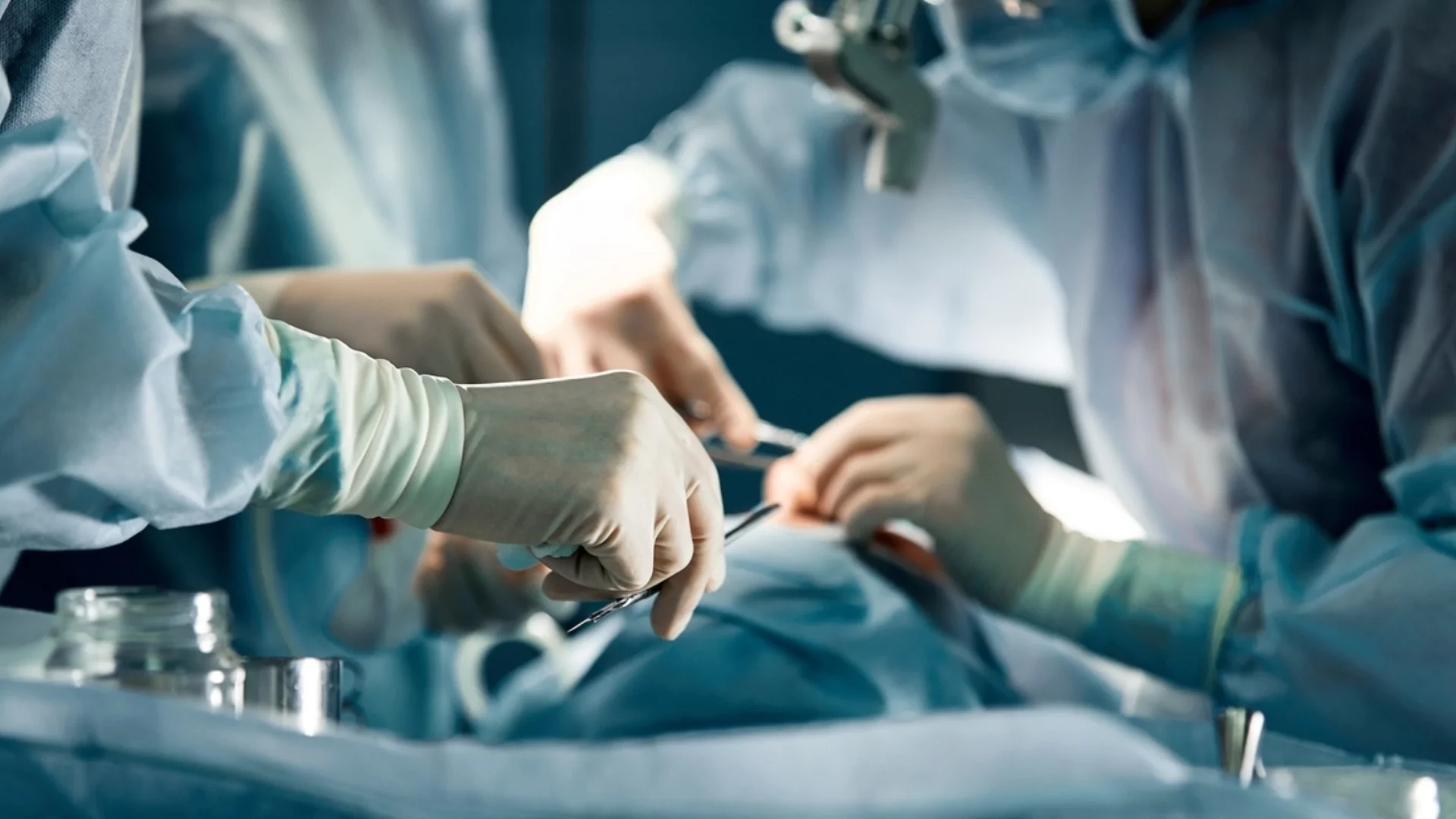 Нов безкръвен метод за ендопротезиране в Ортопедична болница "Витоша" спаси млада дама, тежаща 160 кг 