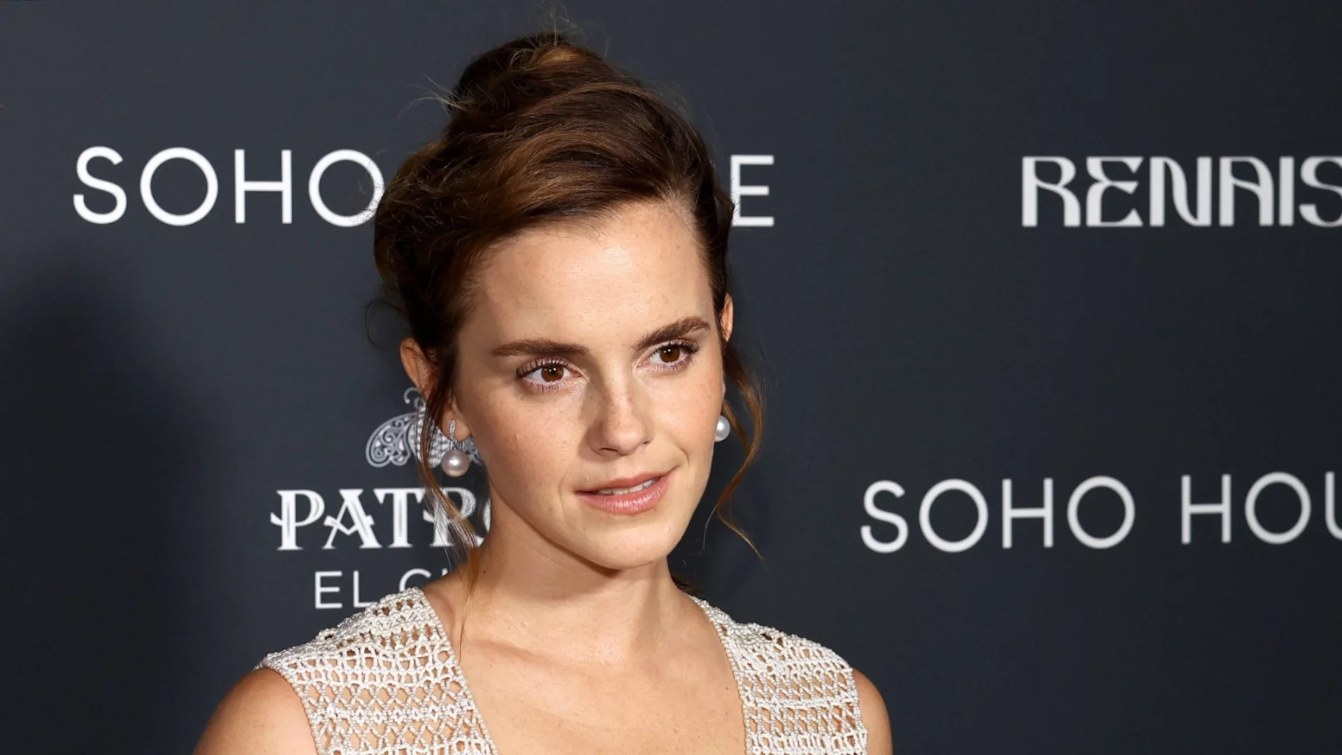 Ема Уотсън излиза с милиардер. Разцелува го пред всички (СНИМКИ)