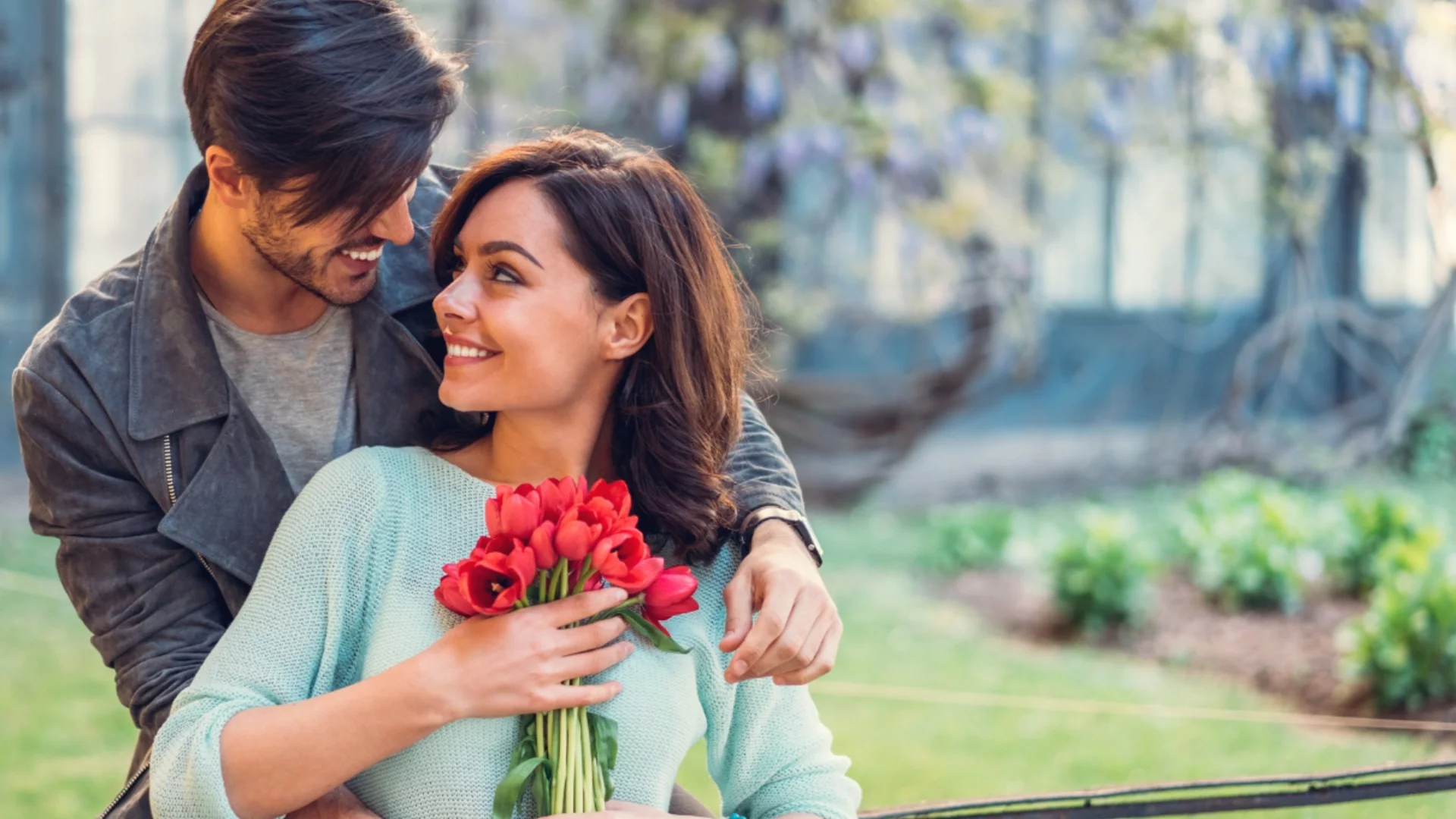 Хороскоп за утре, 8 март: Везните ще получат букет от щастие, а Водолеите ще разцъфнат като пролетно цвете