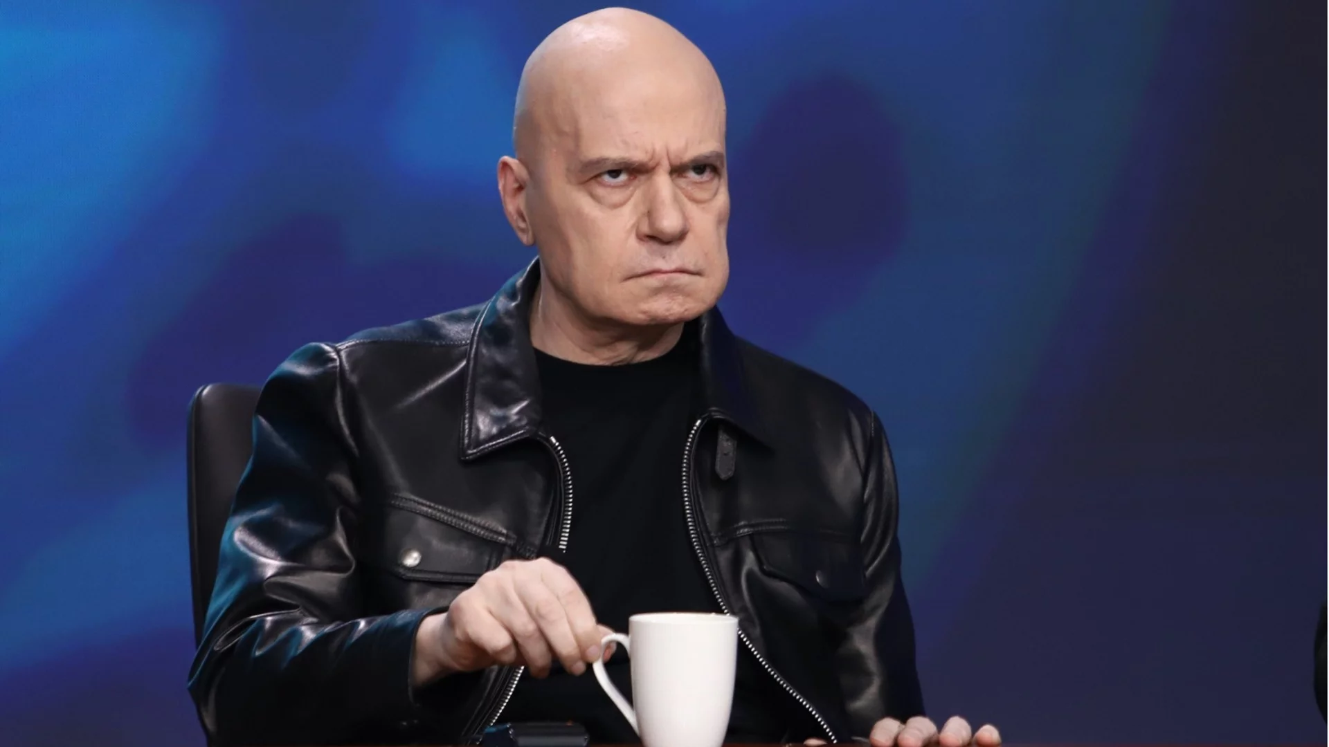 "Няма да изтеглям никакви песни отникъде": Трифонов с безскрупулен отговор от дивана към Ралица Асенова