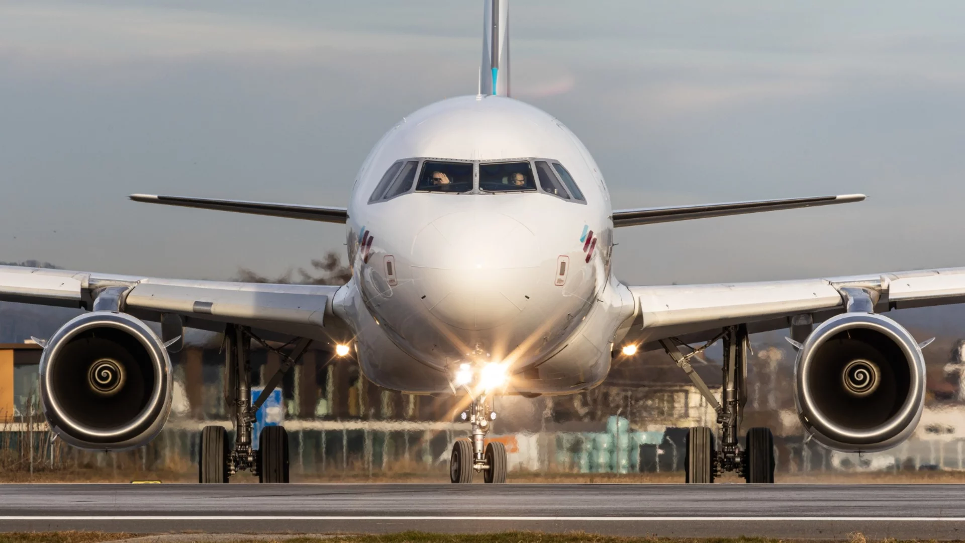 ЕС изпраща самолети за евакуация на граждани от Близкия изток