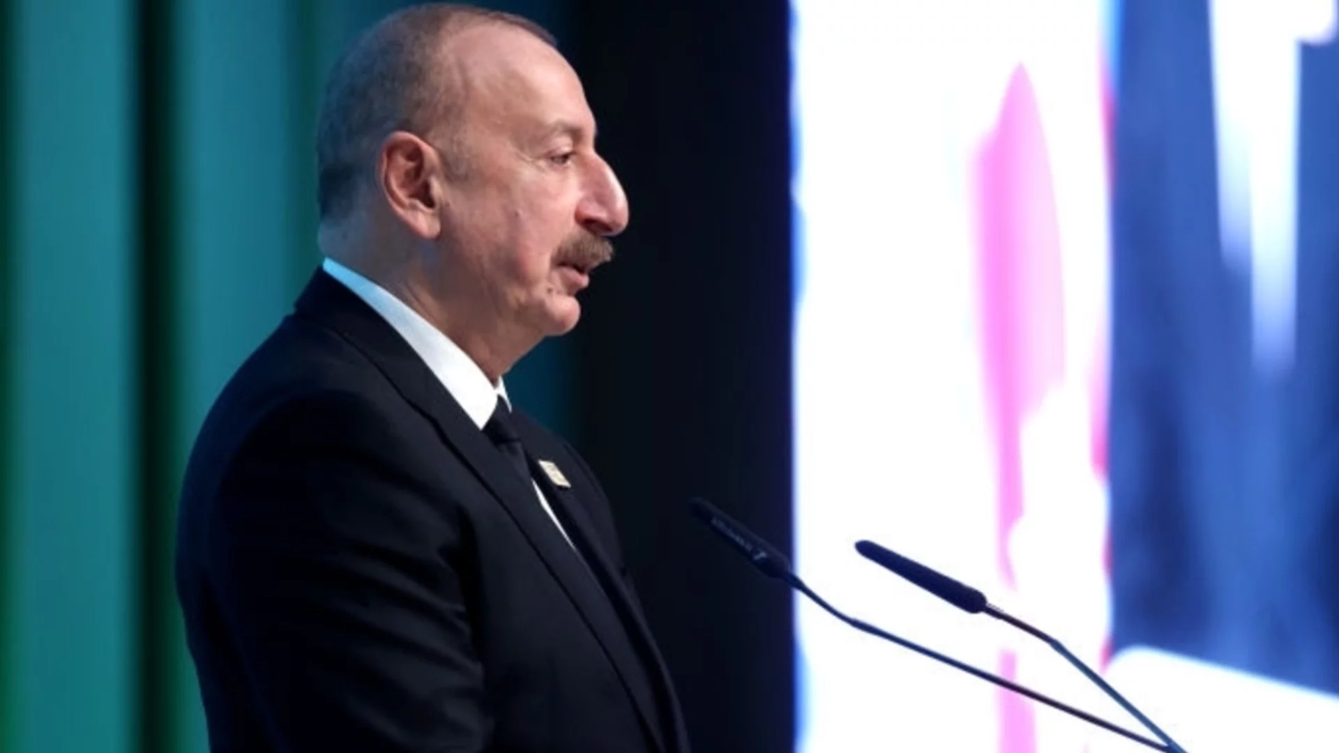 Азербайджан приведе в бойна готовност първа степен армията си