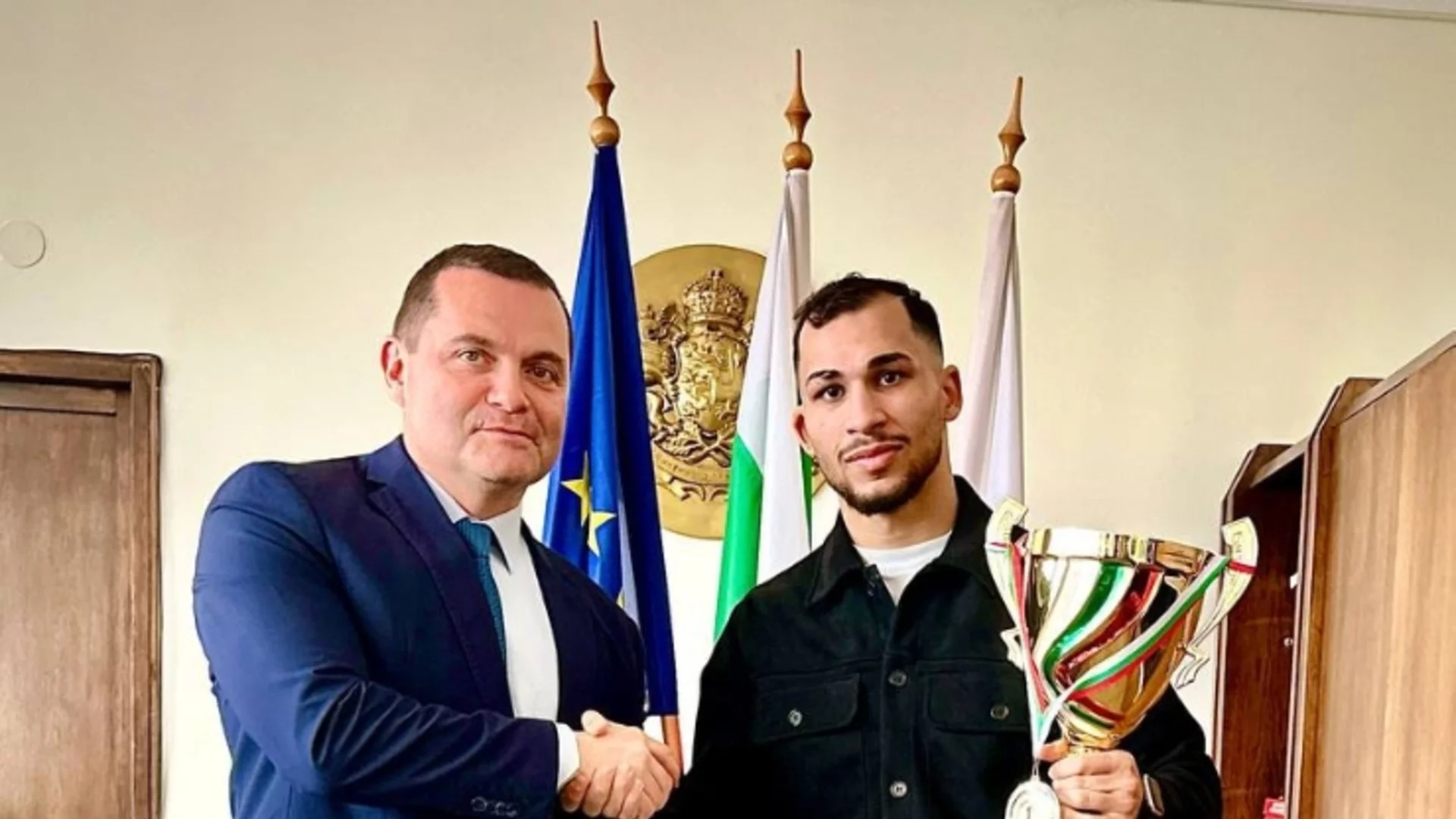 Кметът на Русе награди Радослав Росенов за безпрецедентния му успех на Купа „Странджа“