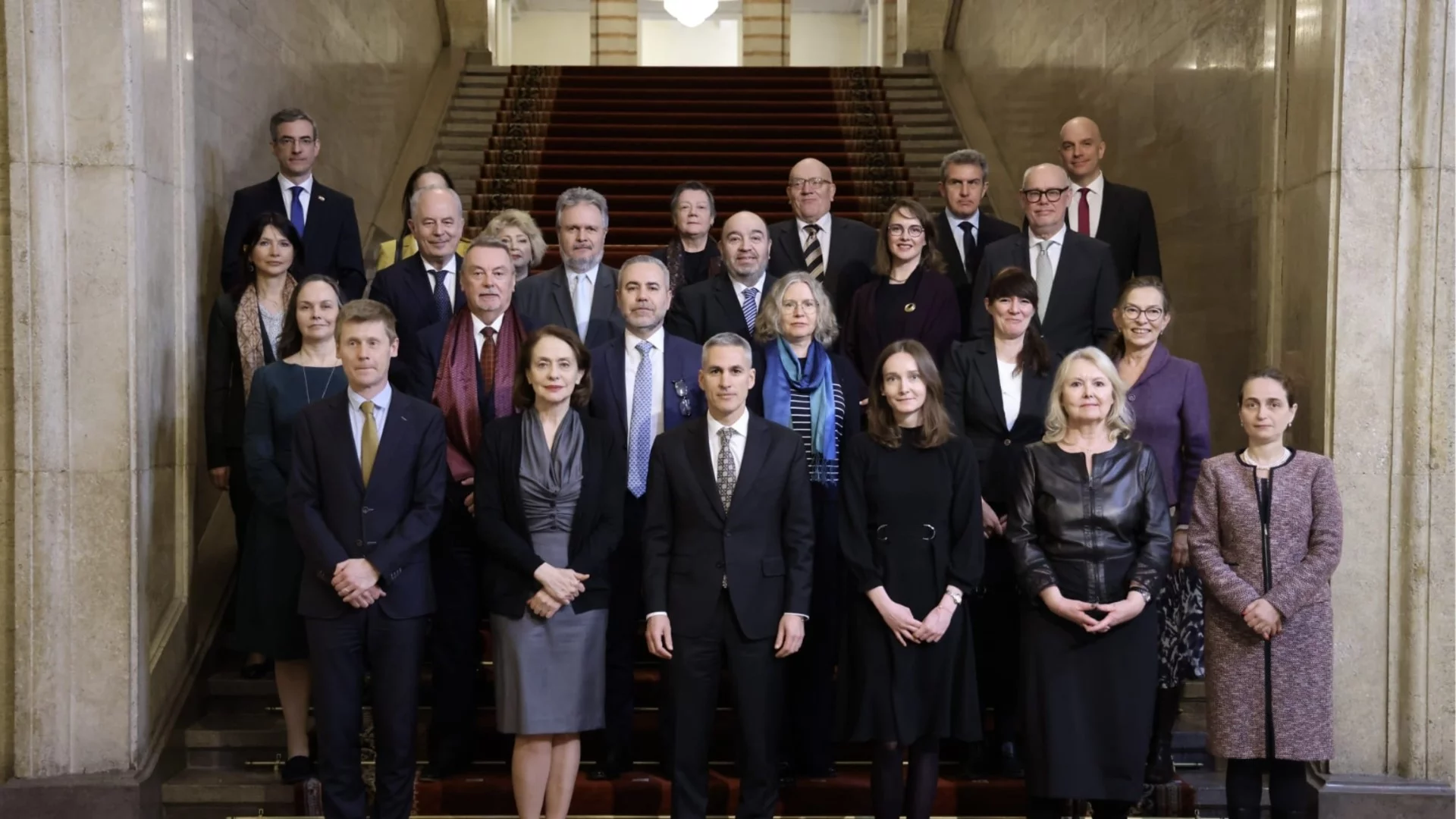 Гюров обсъди изборите и двете големи войни с посланици от Европа