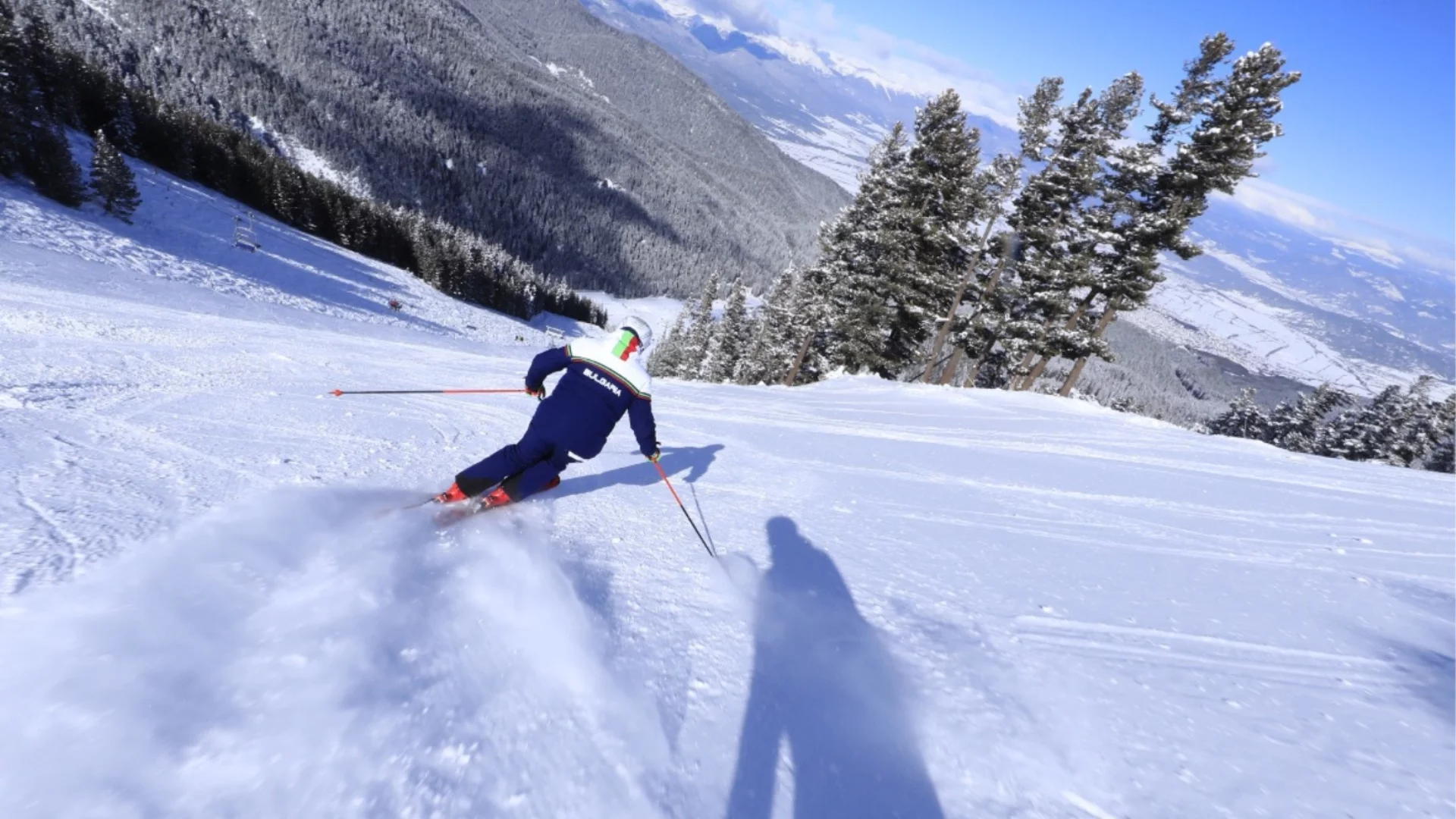 Мъж с моторна шейна блъсна 14-годишно момче на писта над Банско и избяга