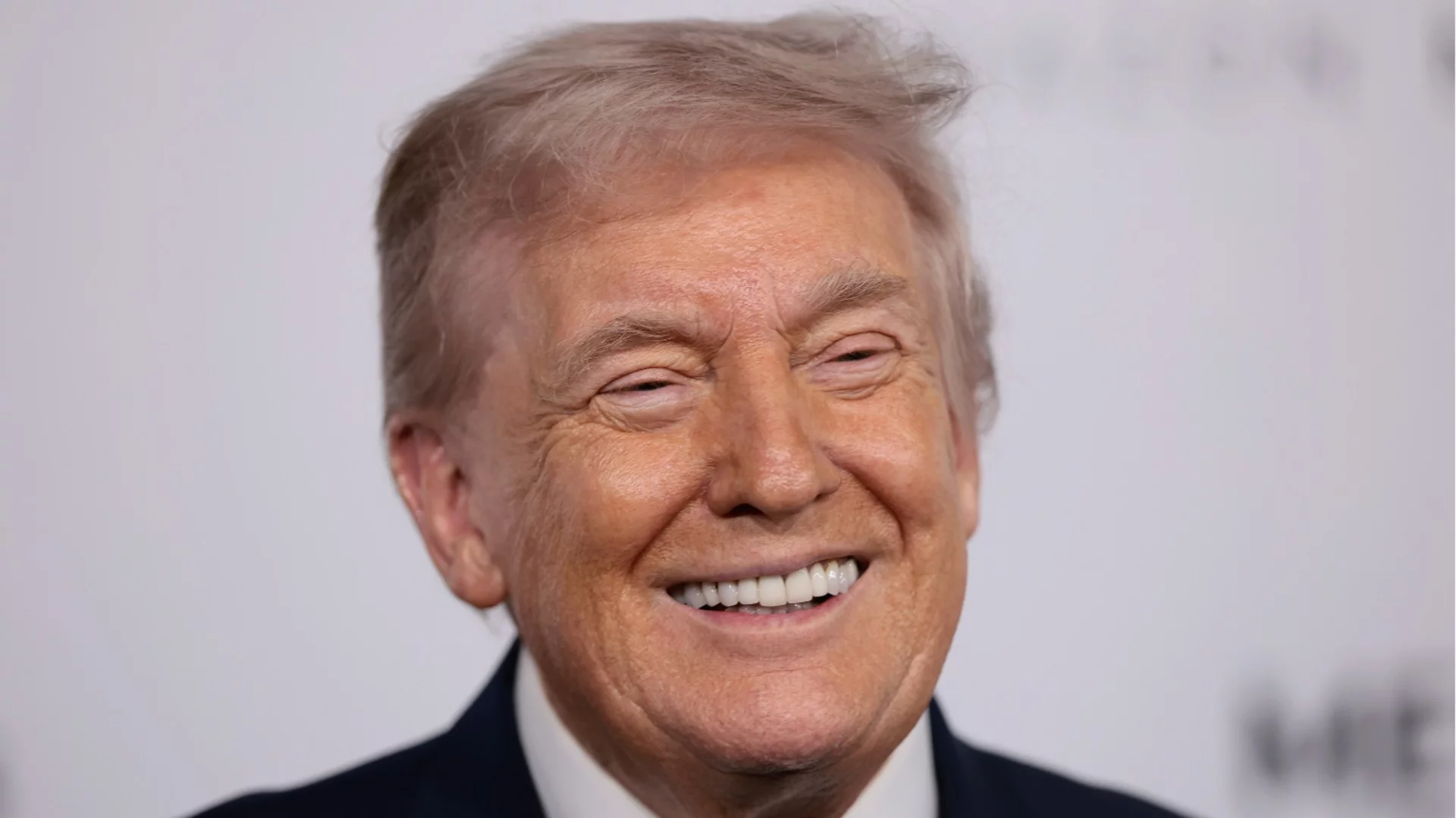 "Зеленски трябва да се стегне": Тръмп с поредна атака срещу украинския президент