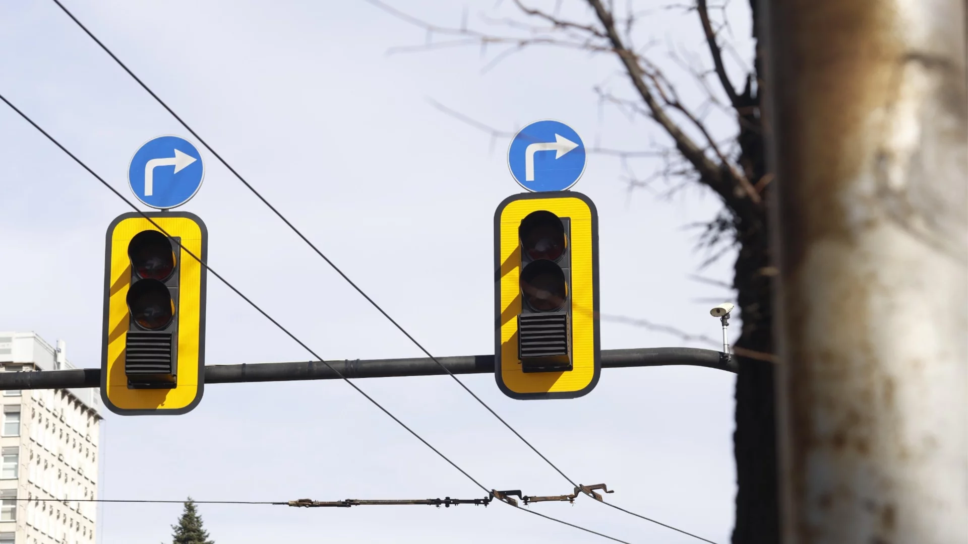 Няма да махат "щорите" на светофара на Орлов мост, още се оценява има ли ефект