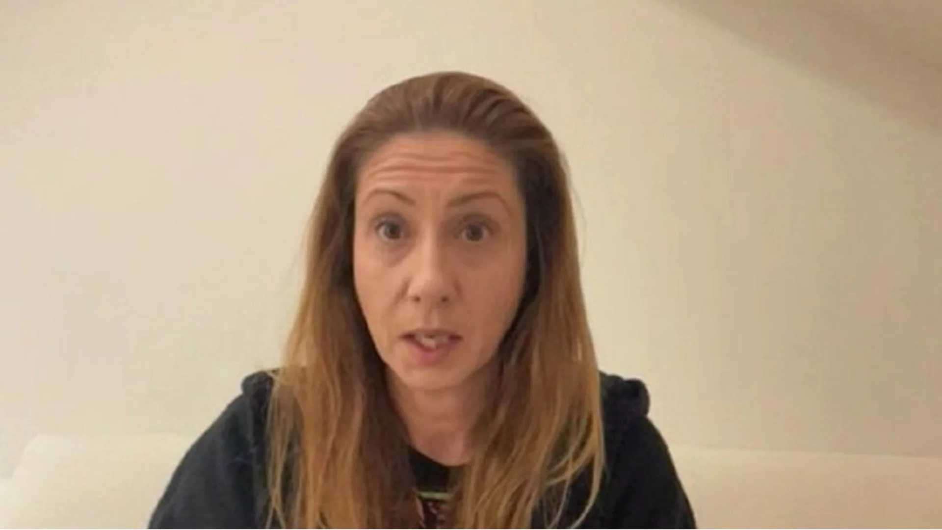 "В информационно затъмнение сме, не ми дават да видя тялото": Говори майката на убития Николай Златков