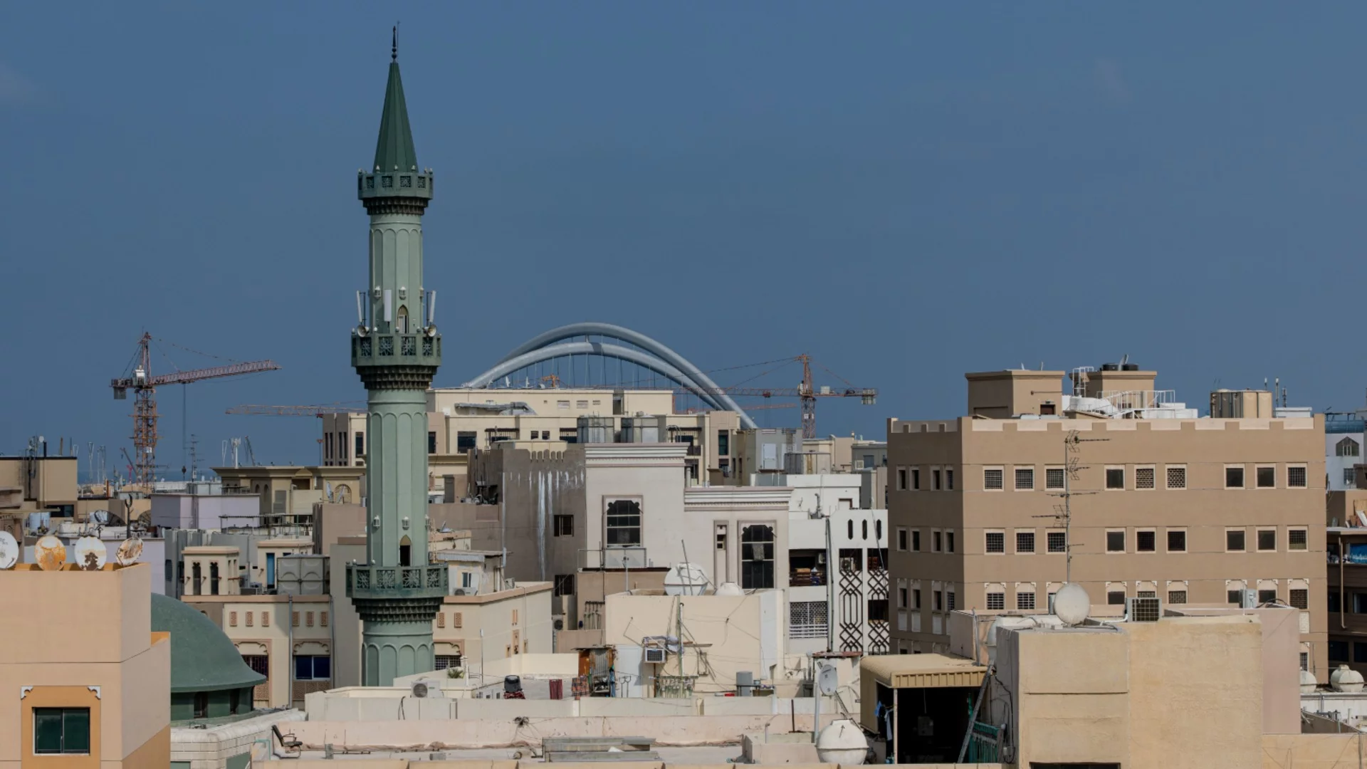 Паника в рая: какво се случва в Дубай