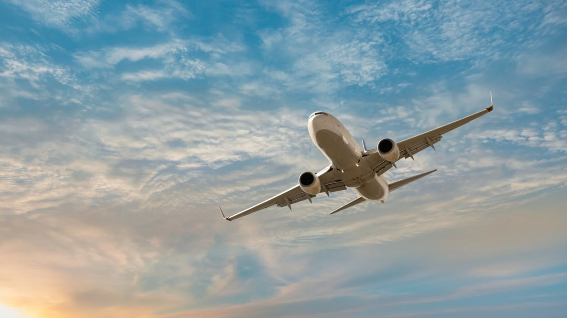 Инжекция за туризма: Бургас ще финансира полети до Милано и София