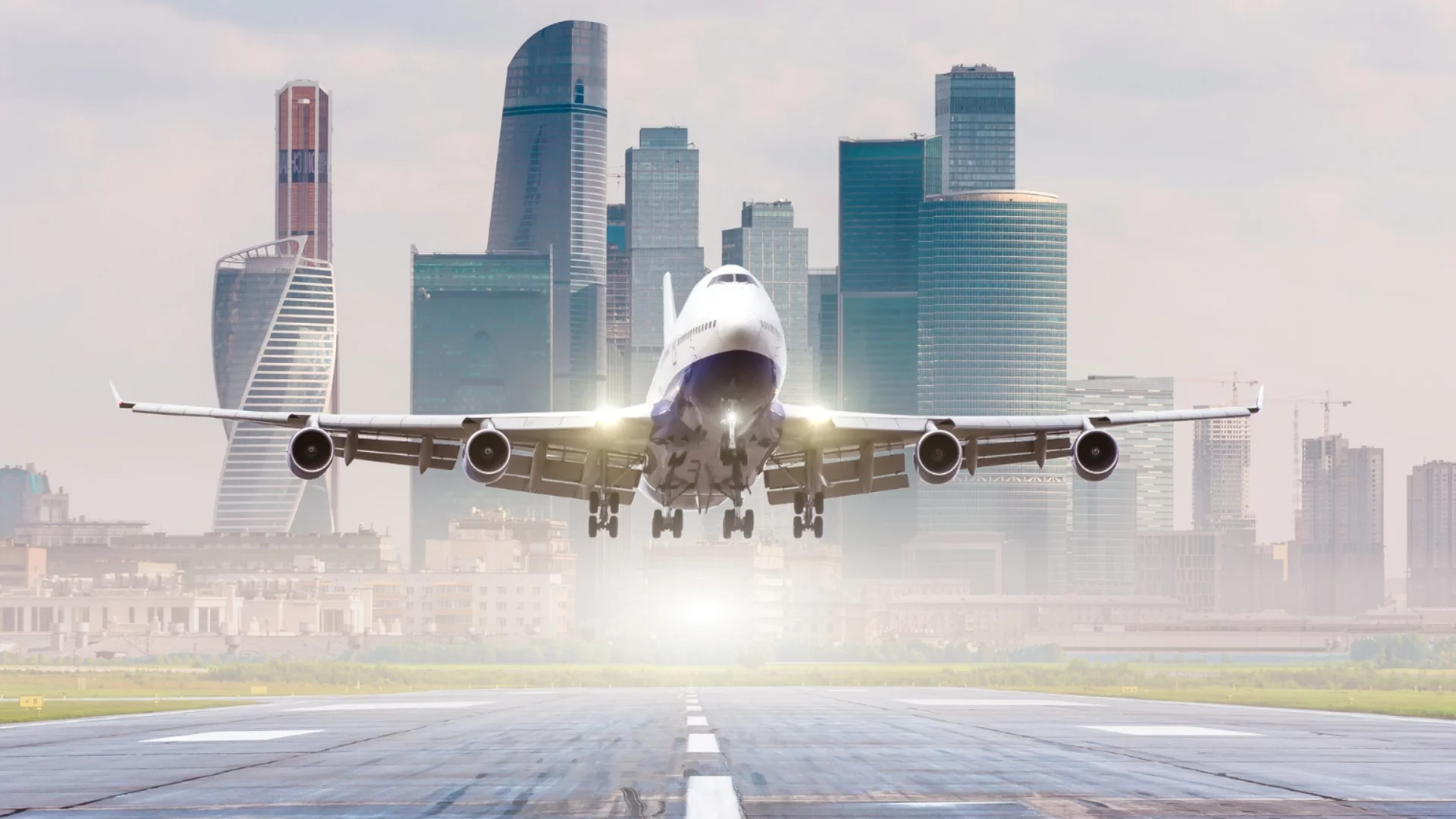 Форсмажор - засипват ви ракети и дронове: Колко време може да търсиш обезщетение