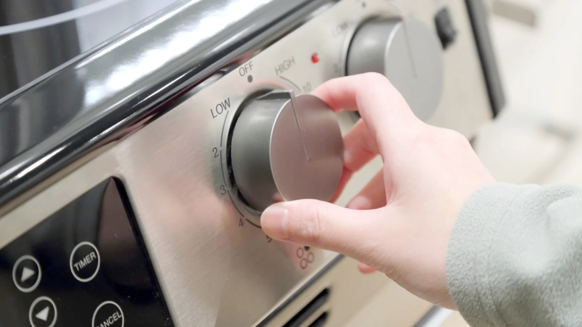 Проверявате ли печката, дори когато сте сигурни, че е изключена? Това разкрива важна черта от характер ви