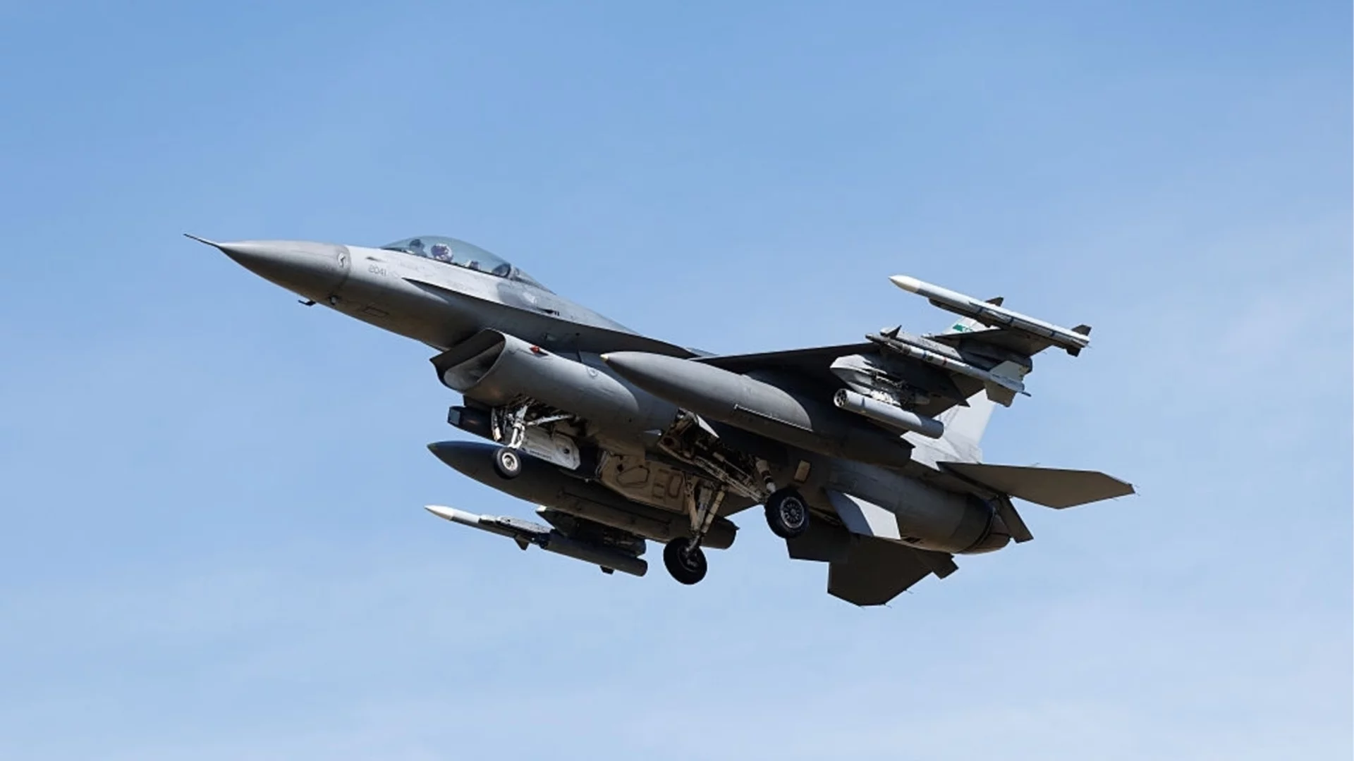 Напрежение: Американски изтребители прехванали руски бойни самолети край Аляска