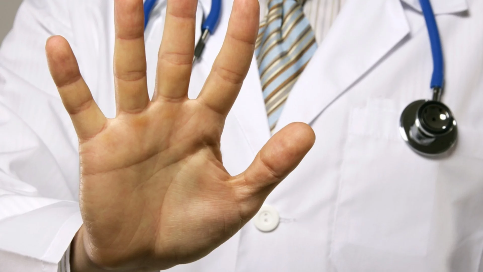 Мъж кандидатства за лекар с фалшива диплома