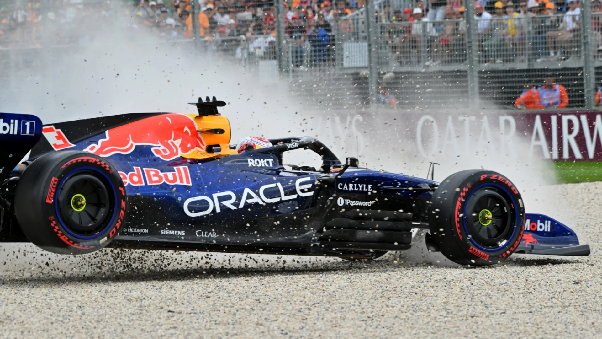 Верстапен катастрофира на старта на новия сезон във Формула 1 (ВИДЕО)