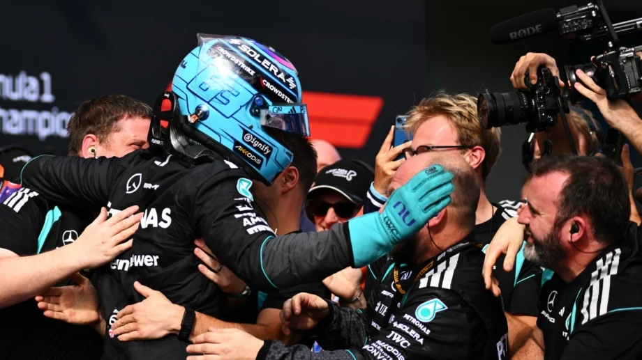 Мечтано начало на сезона във Формула 1, Ръсел изнесе лекция на Ферари и компания