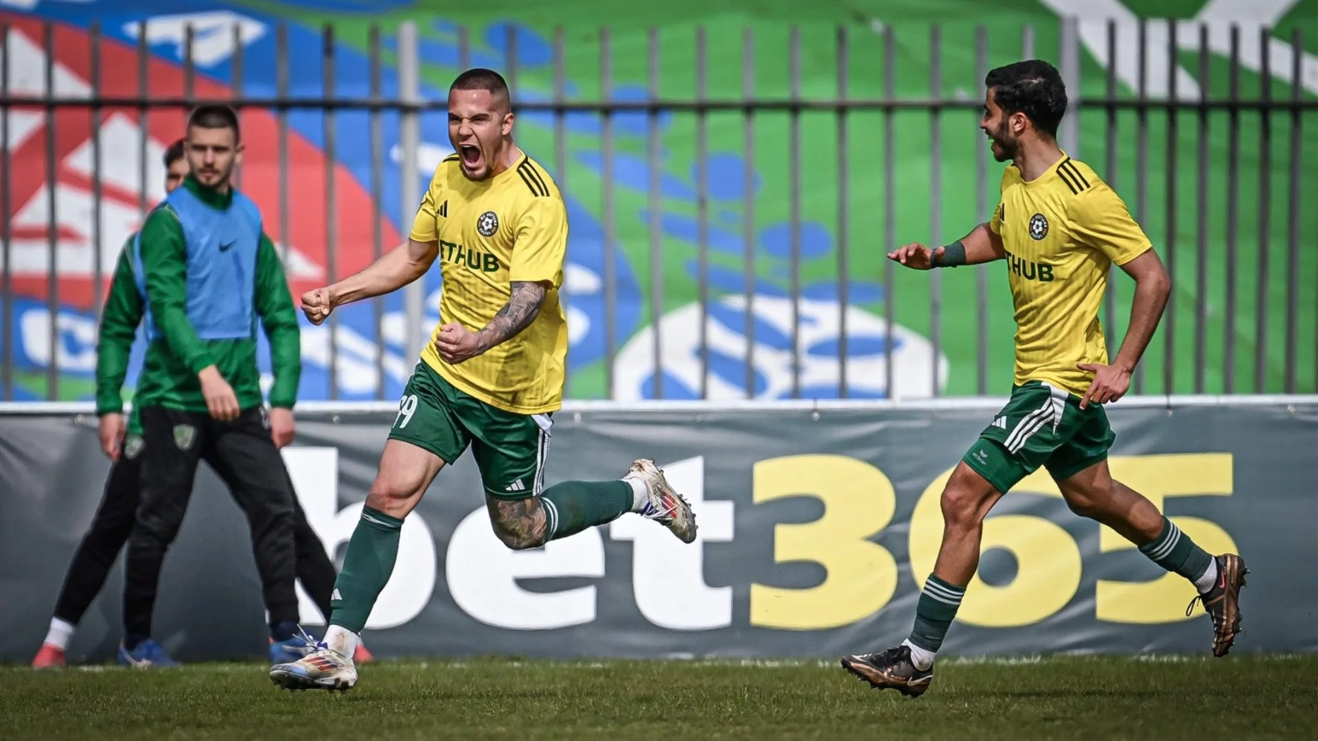 Дошъл от Трета лига продължи рейда на "пролетния фурор" в Първа лига