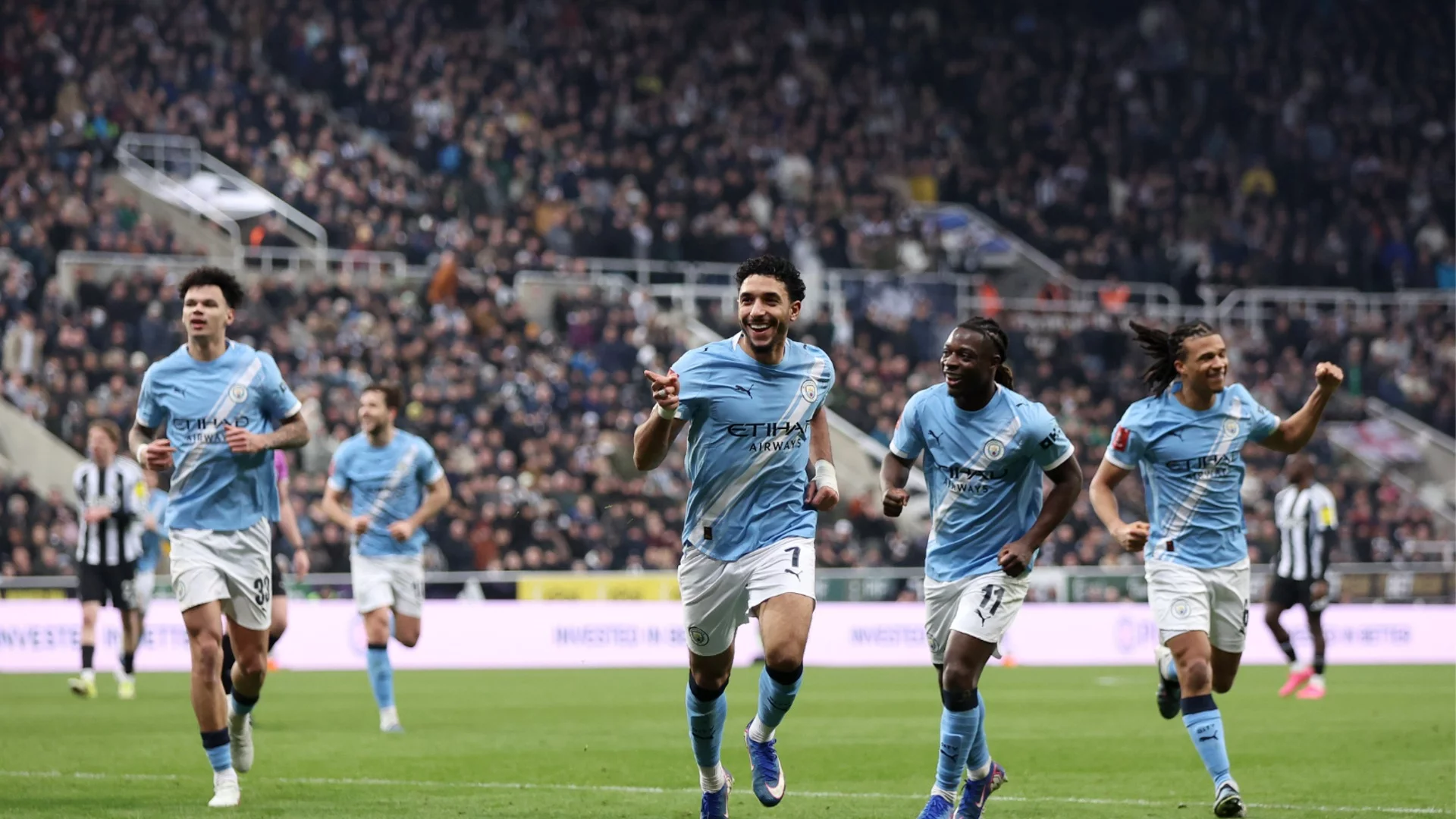 Сити обърна Нюкасъл, Челси изстрада успех над "холивудски" тим, Арсенал се помъчи с третодивизионен отбор