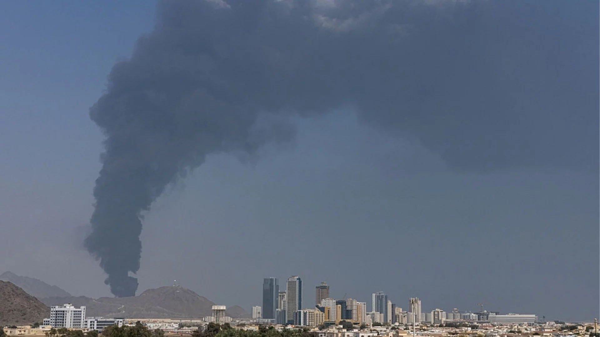 НА ЖИВО: САЩ и Израел подпалиха Иран, в Техеран заваля петролен дъжд