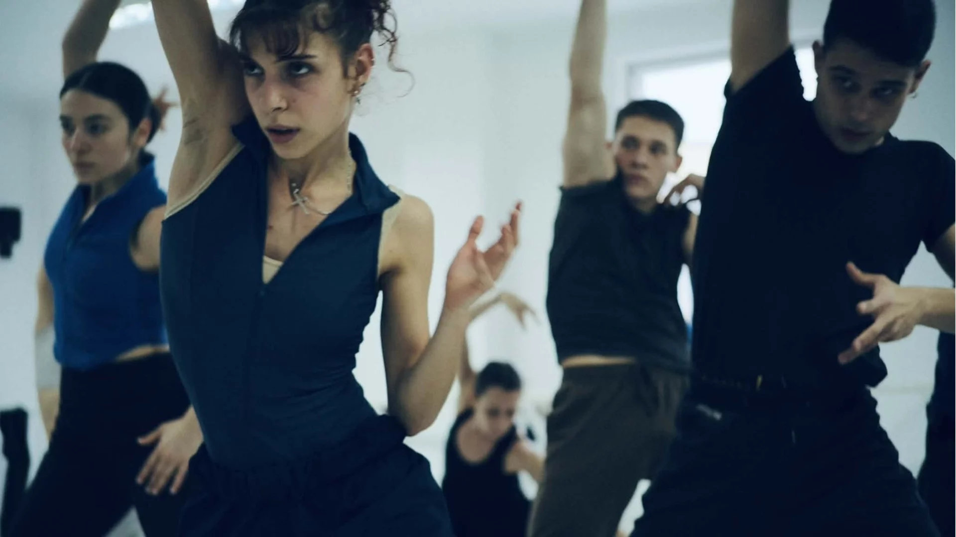 Балет АРАБЕСК представя премиерата CROSSROADS/КРЪСТОПЪТИЩА на 19 и 20 март