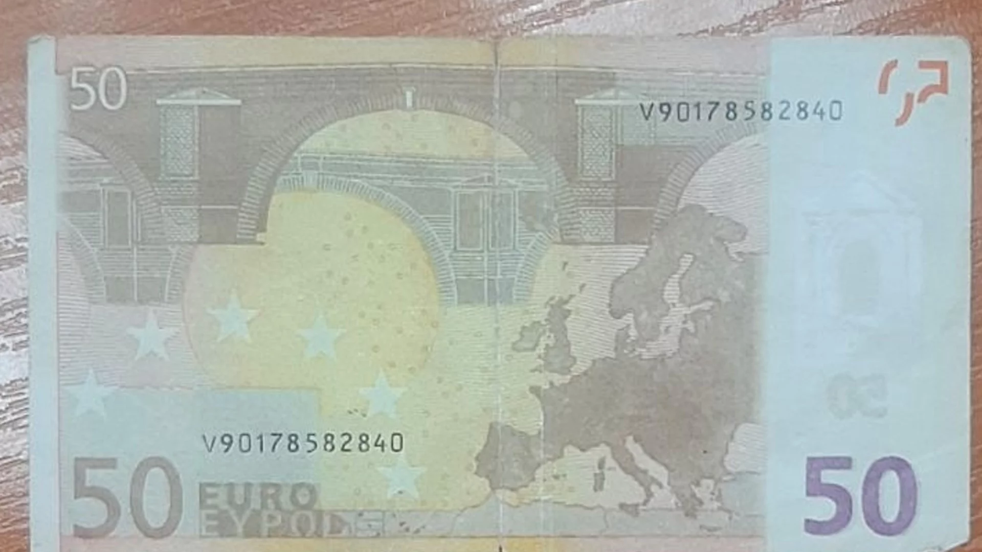 Фалшиви евро, двойно счетоводство и пострадал работник: Инциденти в Софийско