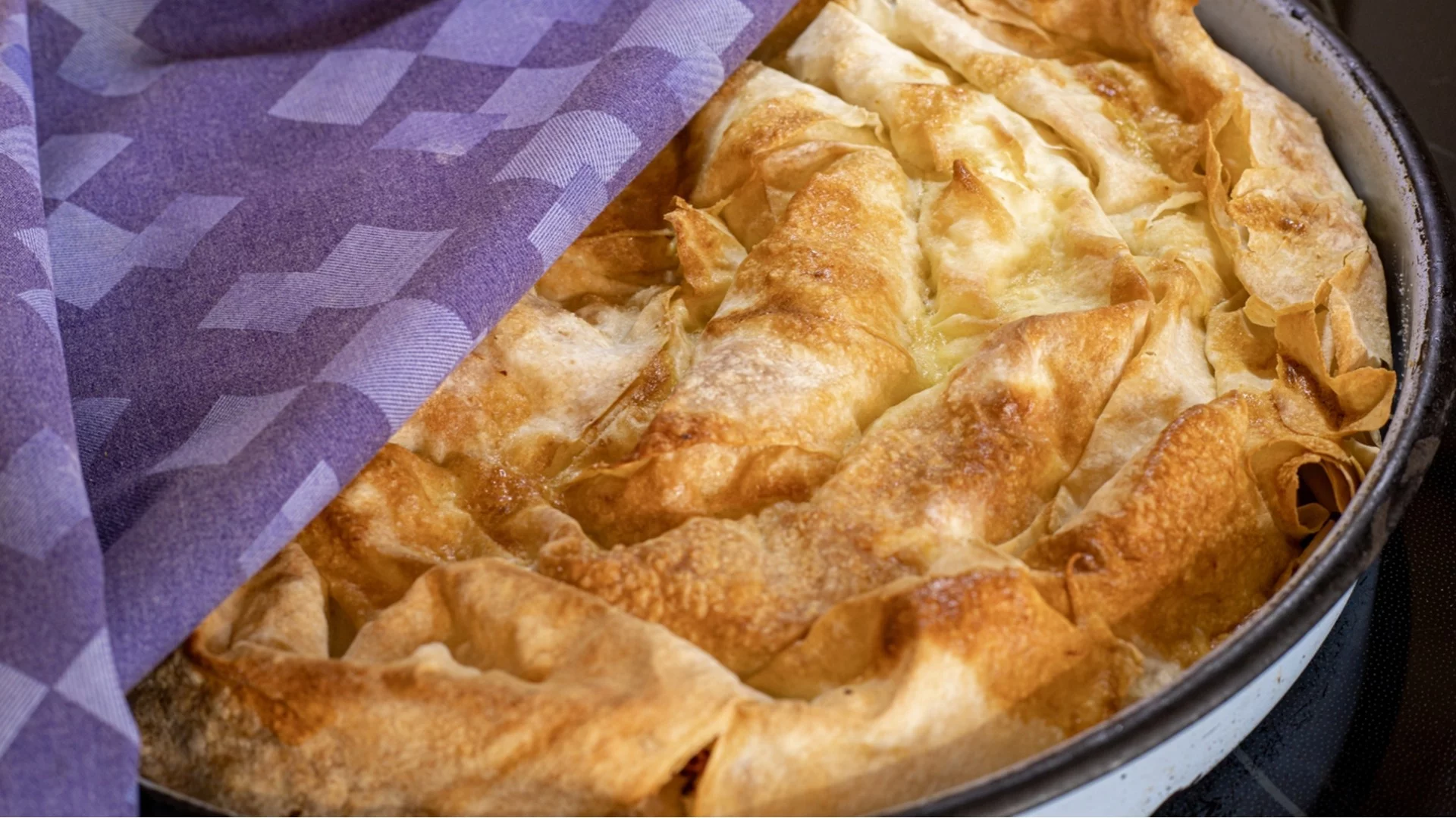 Каква е разликата между печене на баница на ниска и висока температура