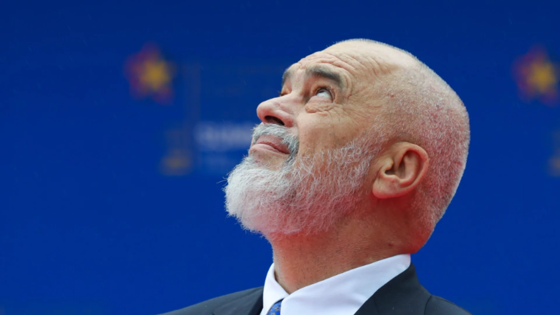 Еди Рама представи своя книга с прозрения