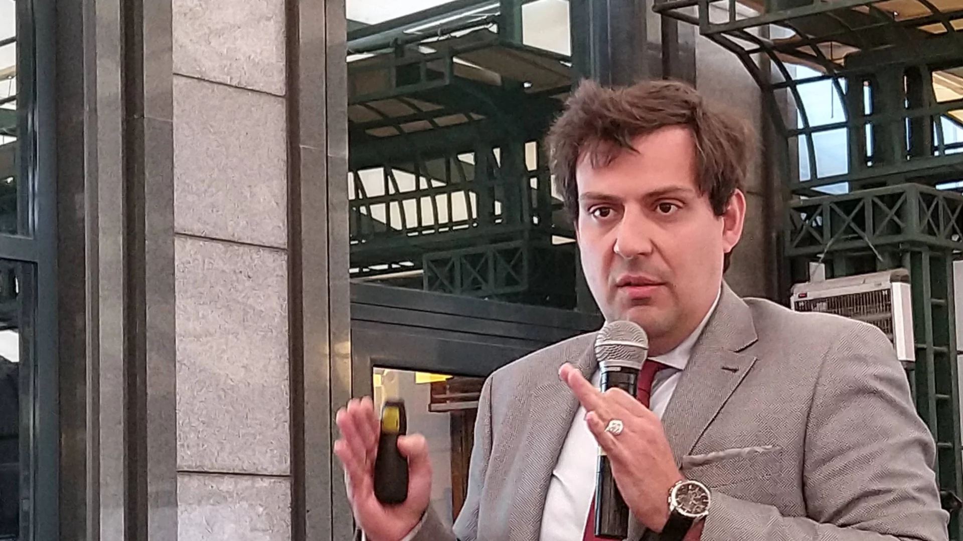 Светослав Бенчев: Цената на петрола може до достигне до 150 долара на барел