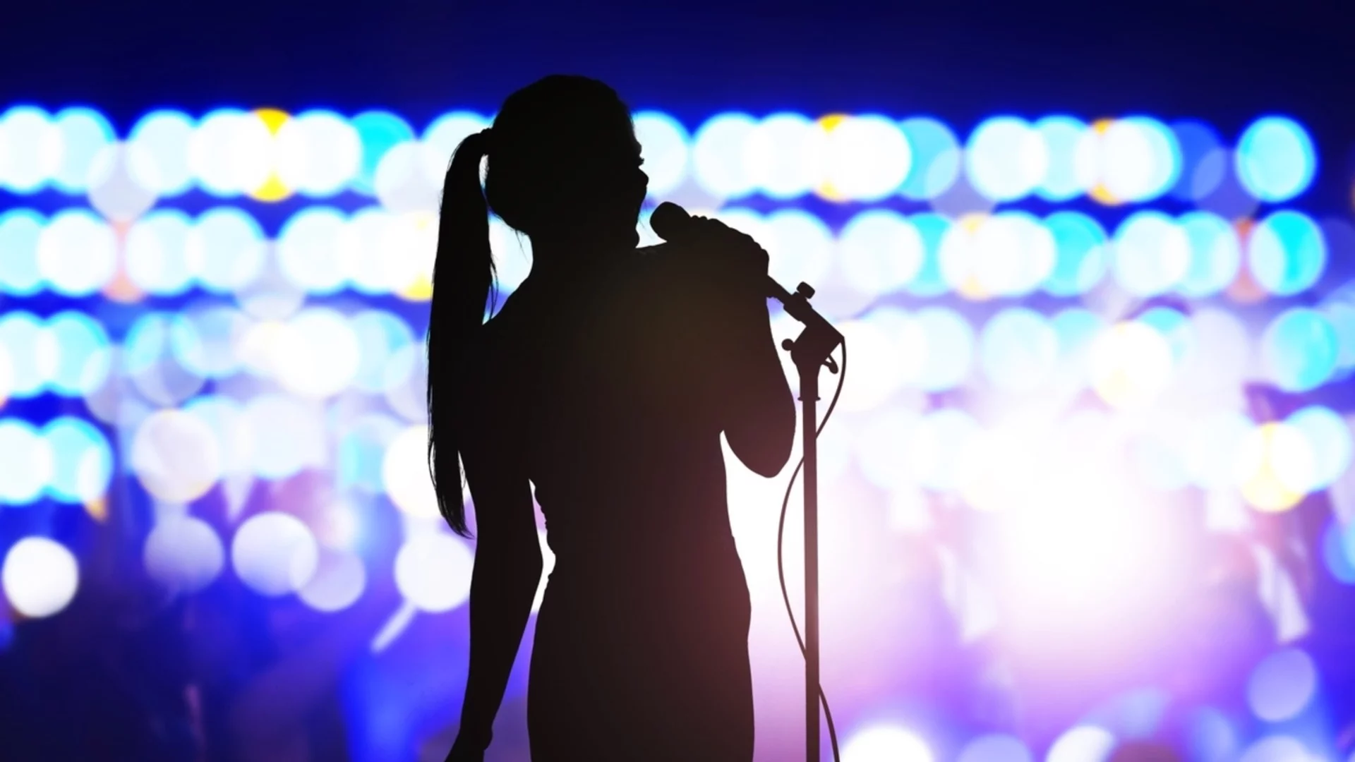 Известна изпълнителка обмисля да изостави музиката заради киното