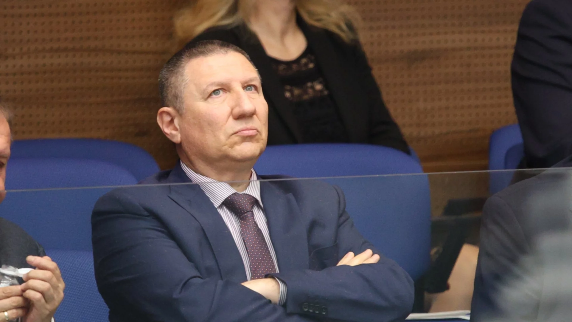 Сарафов да каже кой е началникът и кой е политическият властелин