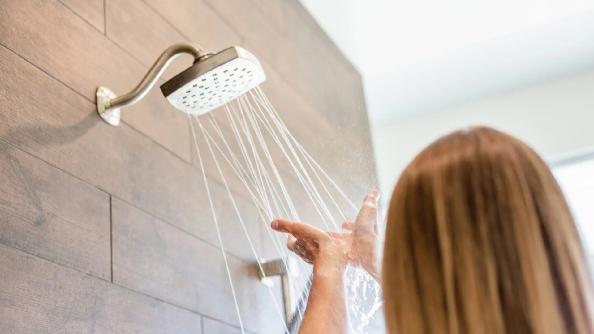 Оттичайте водата в хотелите: Първи случай на легионерска болест у нас