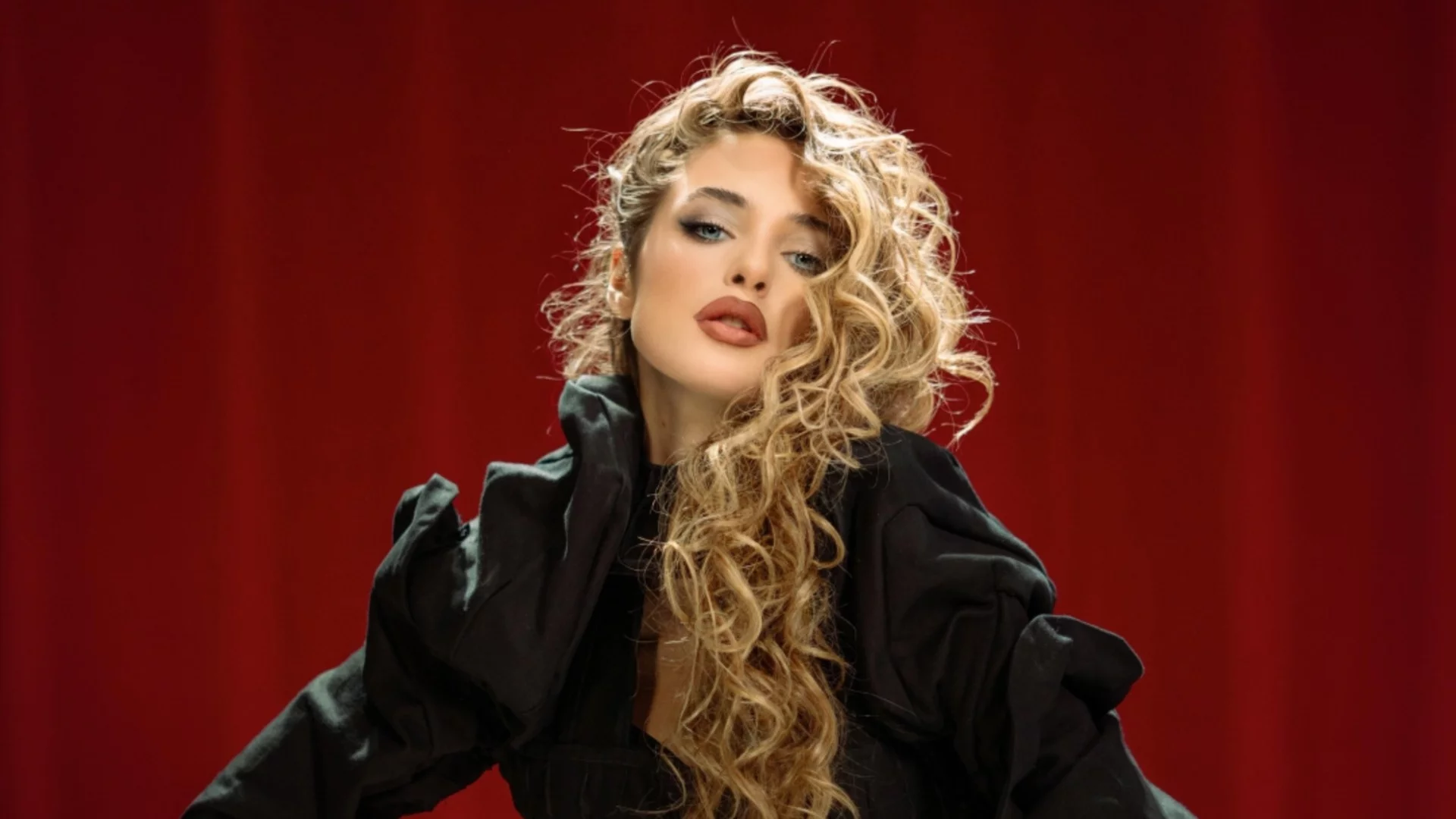 Младата певица Елизабет подготвя интересна изненада за международната публика