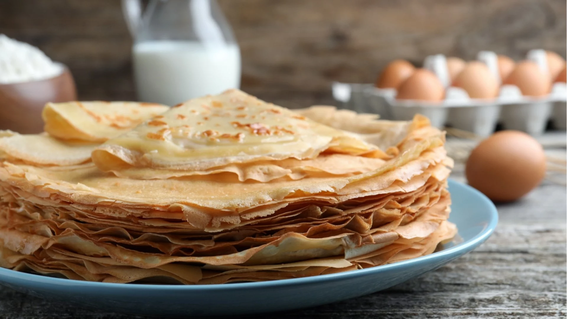 Каква е разликата между палачинки с прясно и тези с кисело мляко