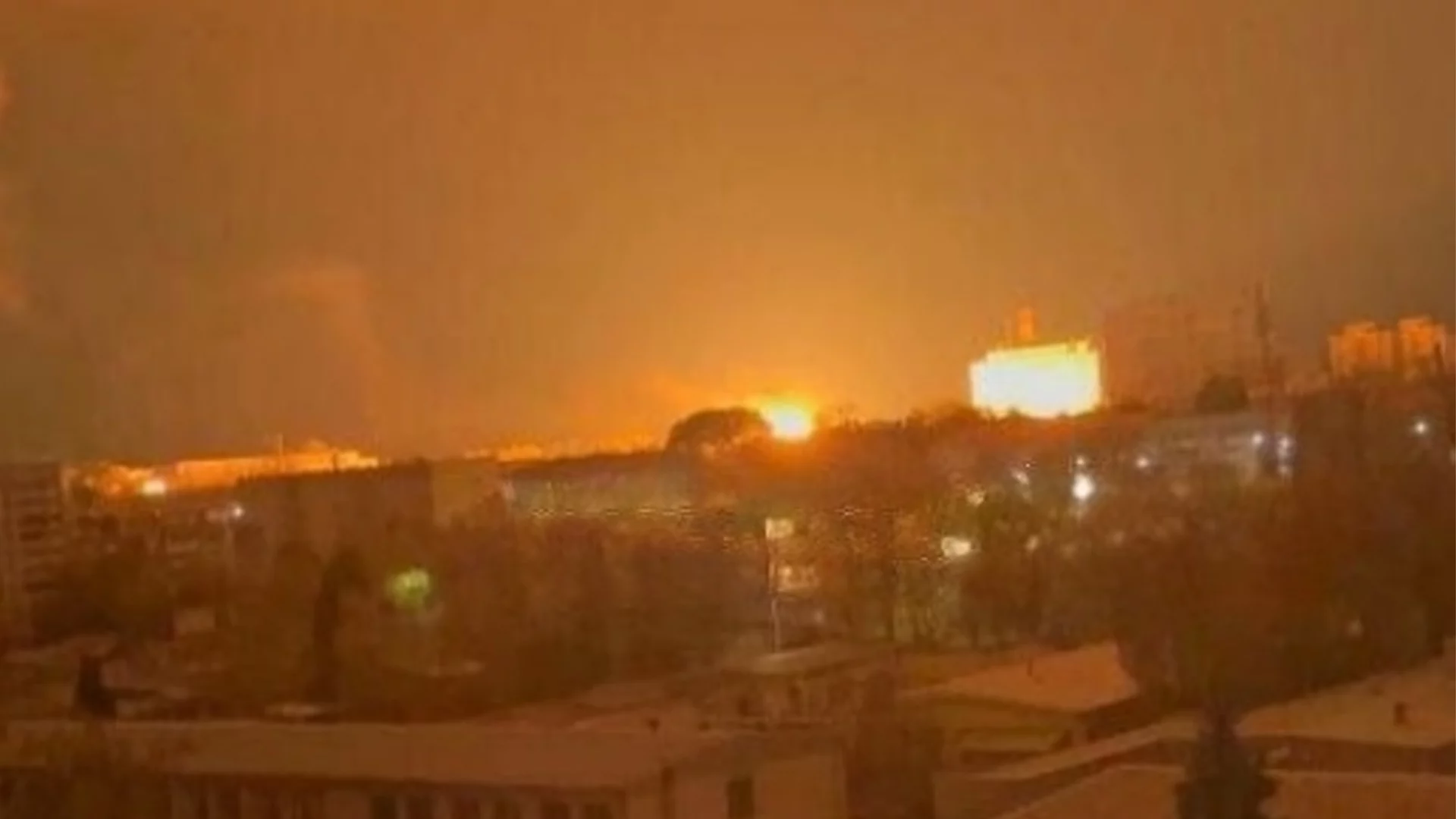 Украйна атакува с ракети важен за военната машина на Путин завод (ВИДЕО)