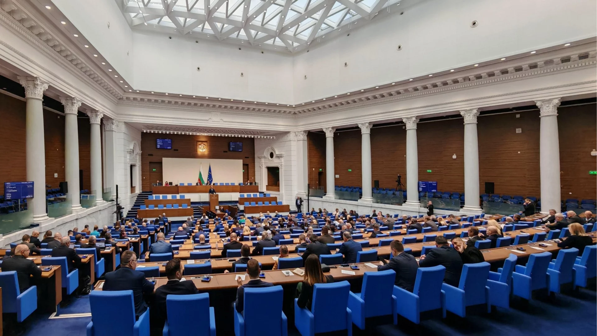 Заради горивата и кризата в Близкия изток: Депутатите се събират спешно