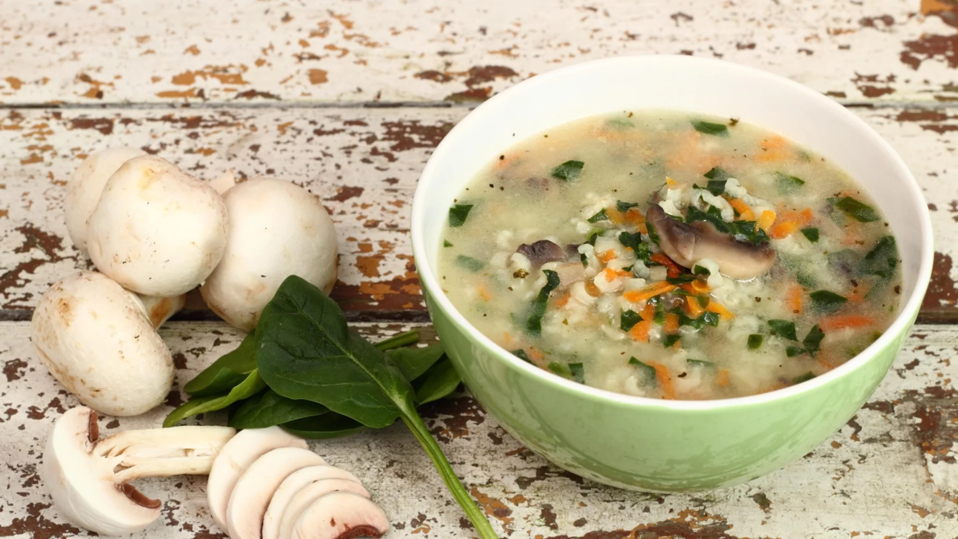 Как да направим вкусна чорба от пресен спанак